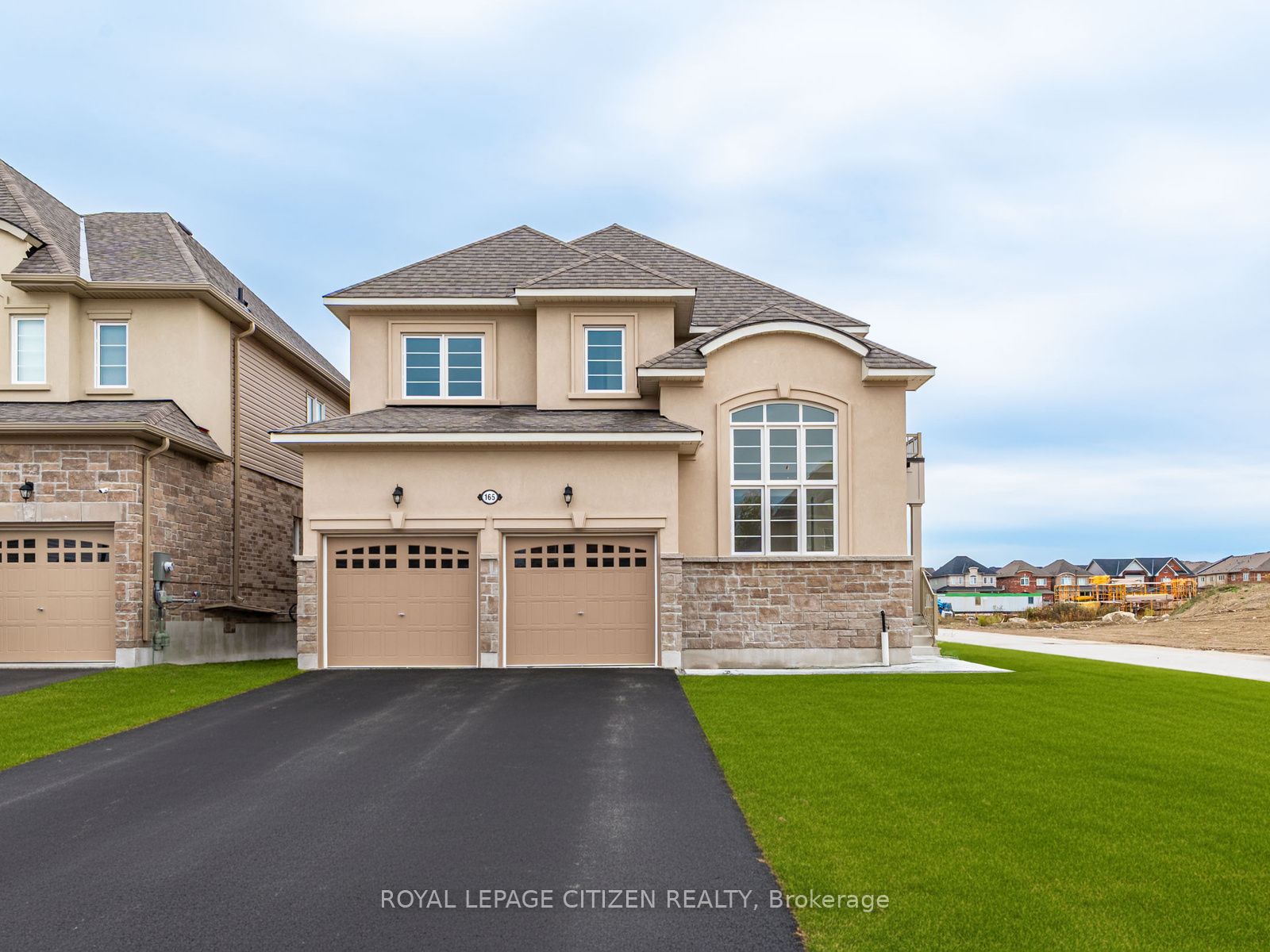 165 Hawkins Street, Georgina, ON L0E 1R0 photo 3