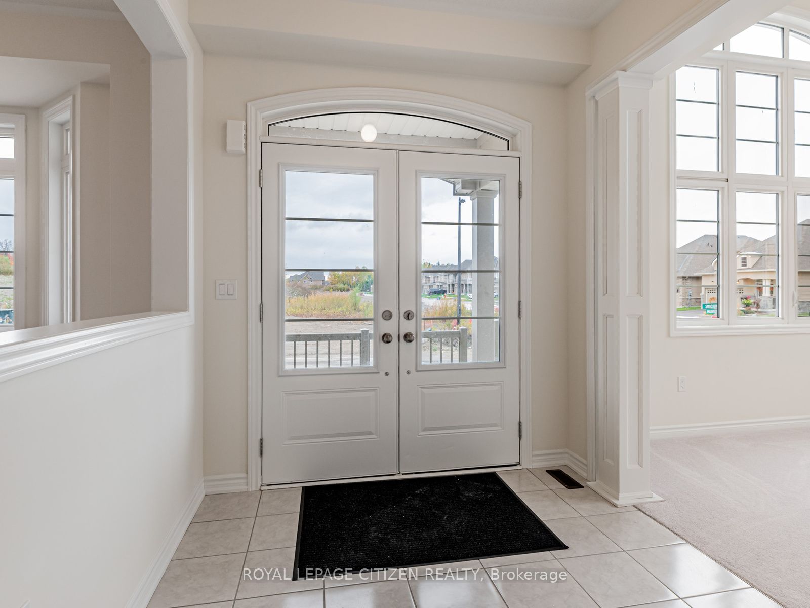 165 Hawkins Street, Georgina, ON L0E 1R0 photo 4