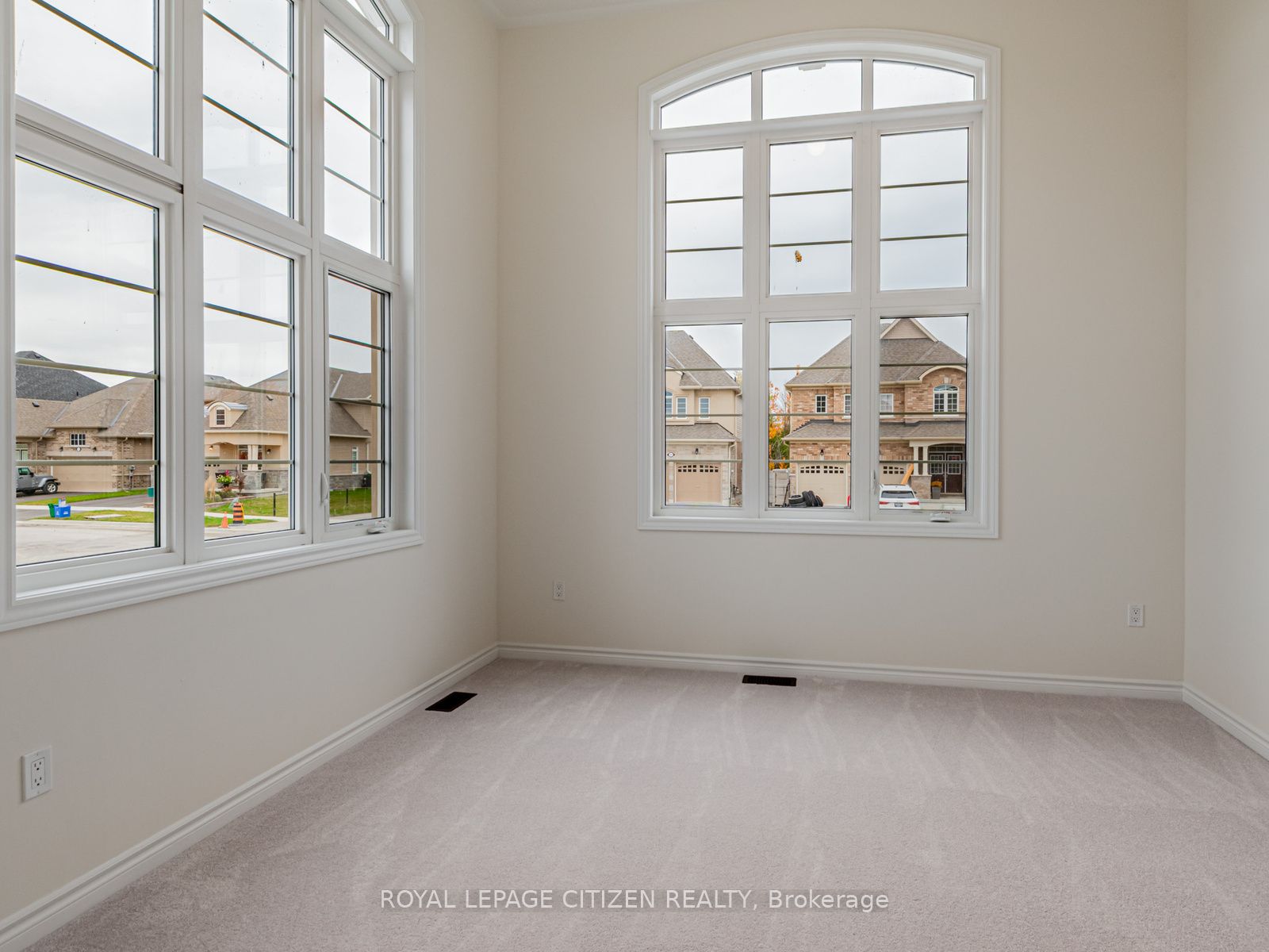 165 Hawkins Street, Georgina, ON L0E 1R0 photo 5