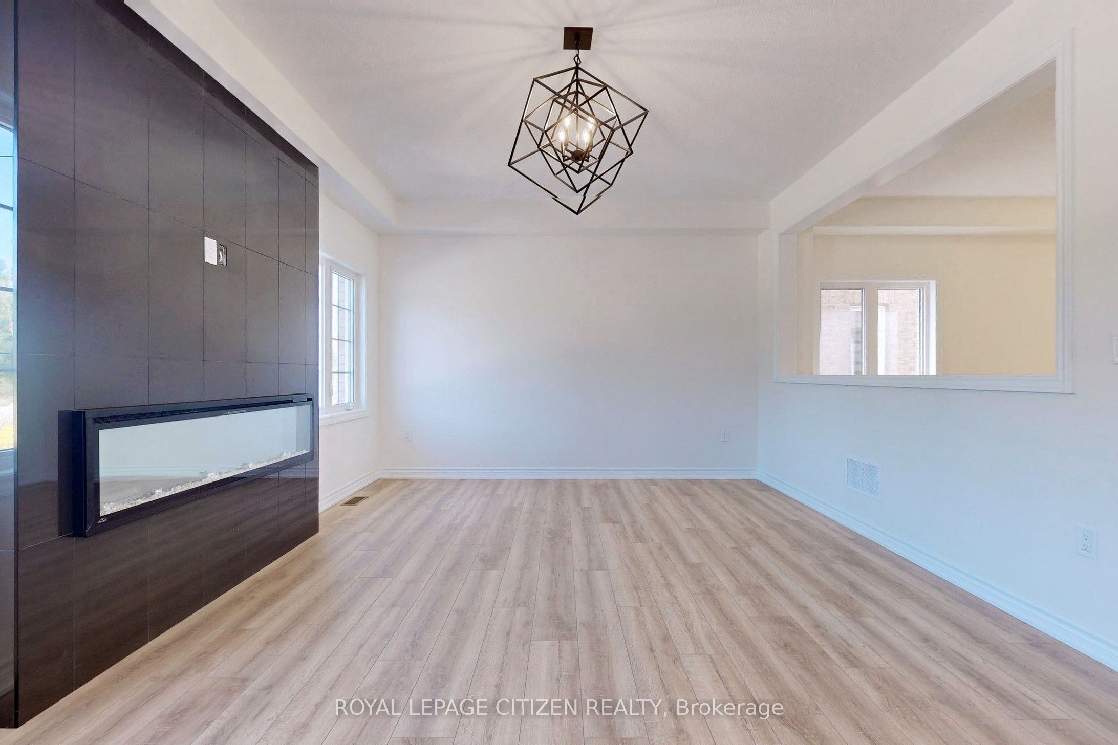 140 Hawkins Street, Georgina, ON L0E 1R0 photo 5