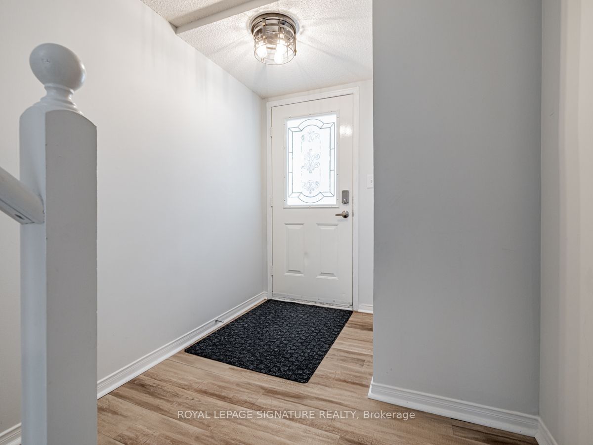100 William Curtis Circle, Newmarket, ON L3Y 8L6 photo 4