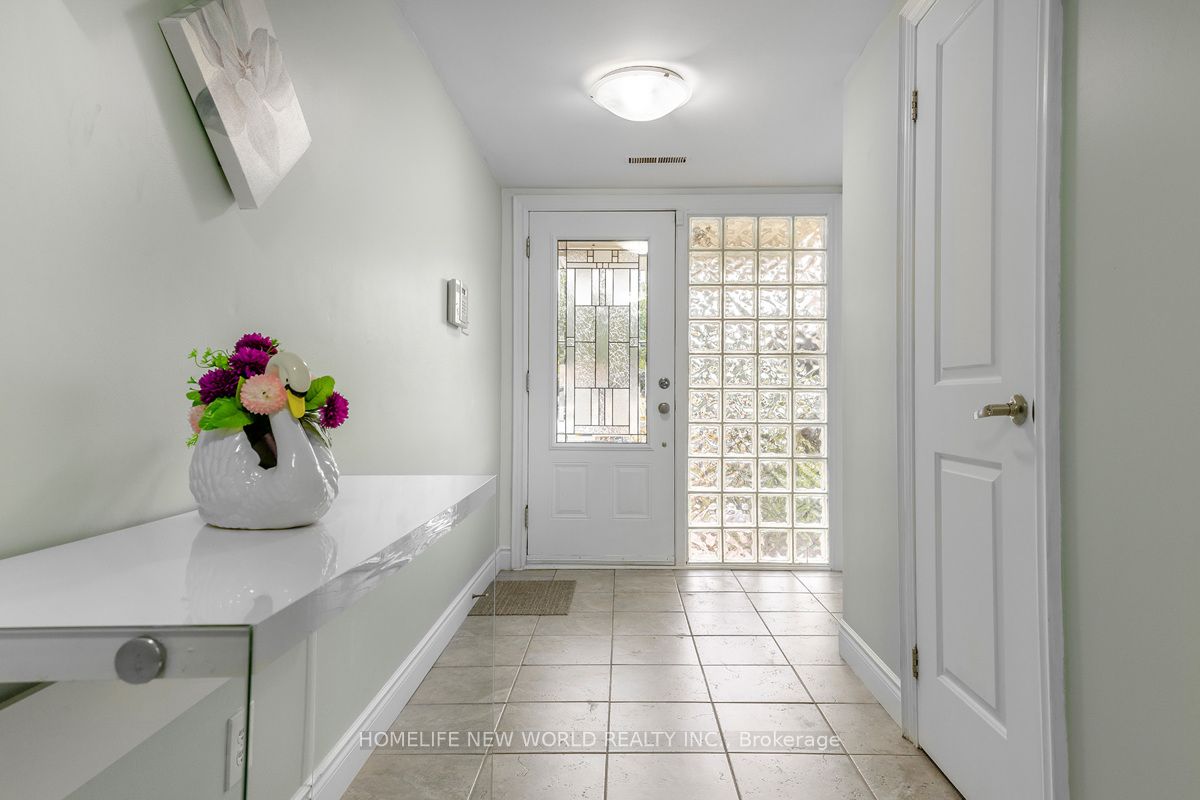61 Poplar Crescent, Aurora, ON L4G 3M4 photo 5