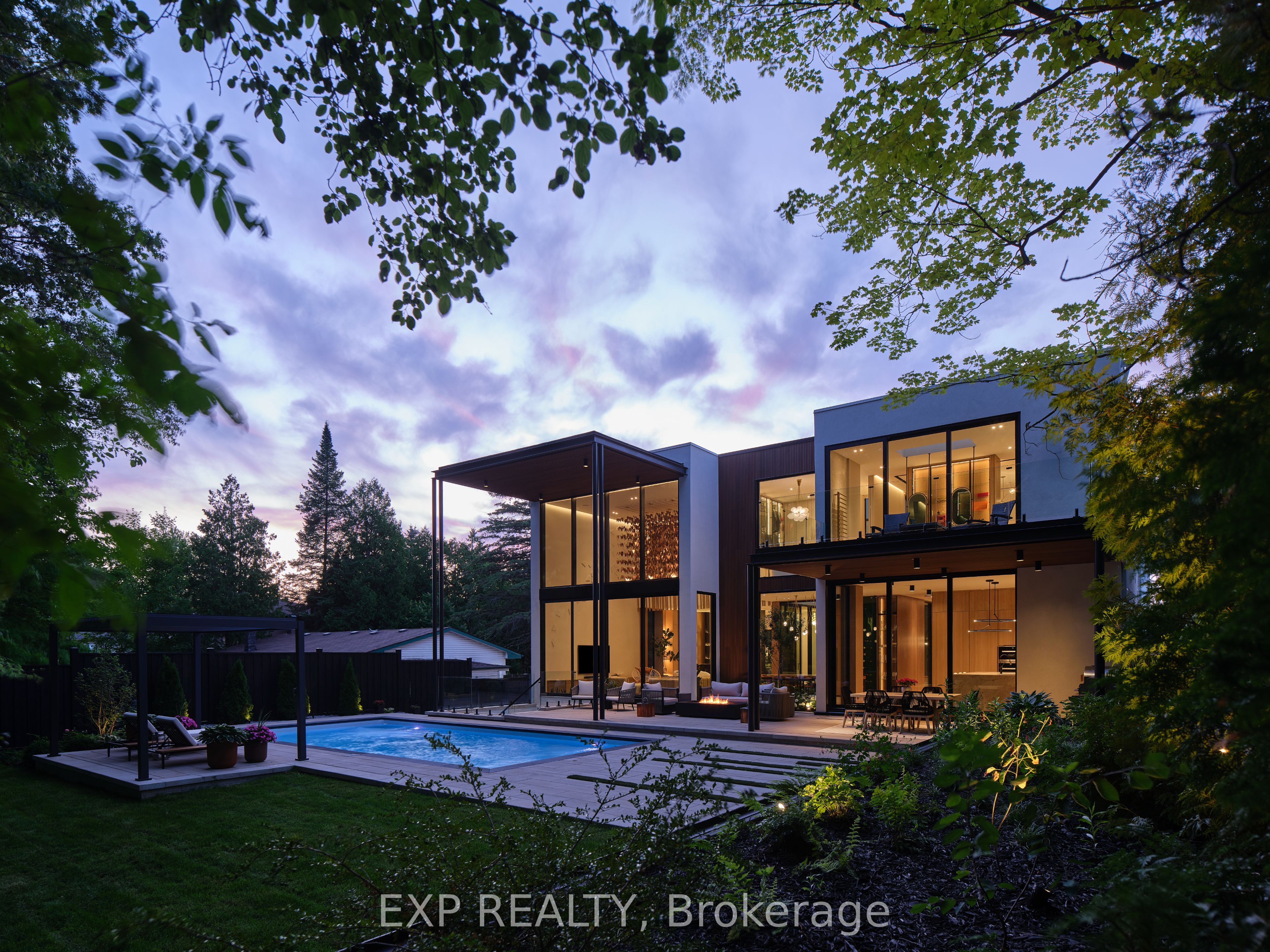 105 Park Crescent, Richmond Hill, ON L4E 3J5