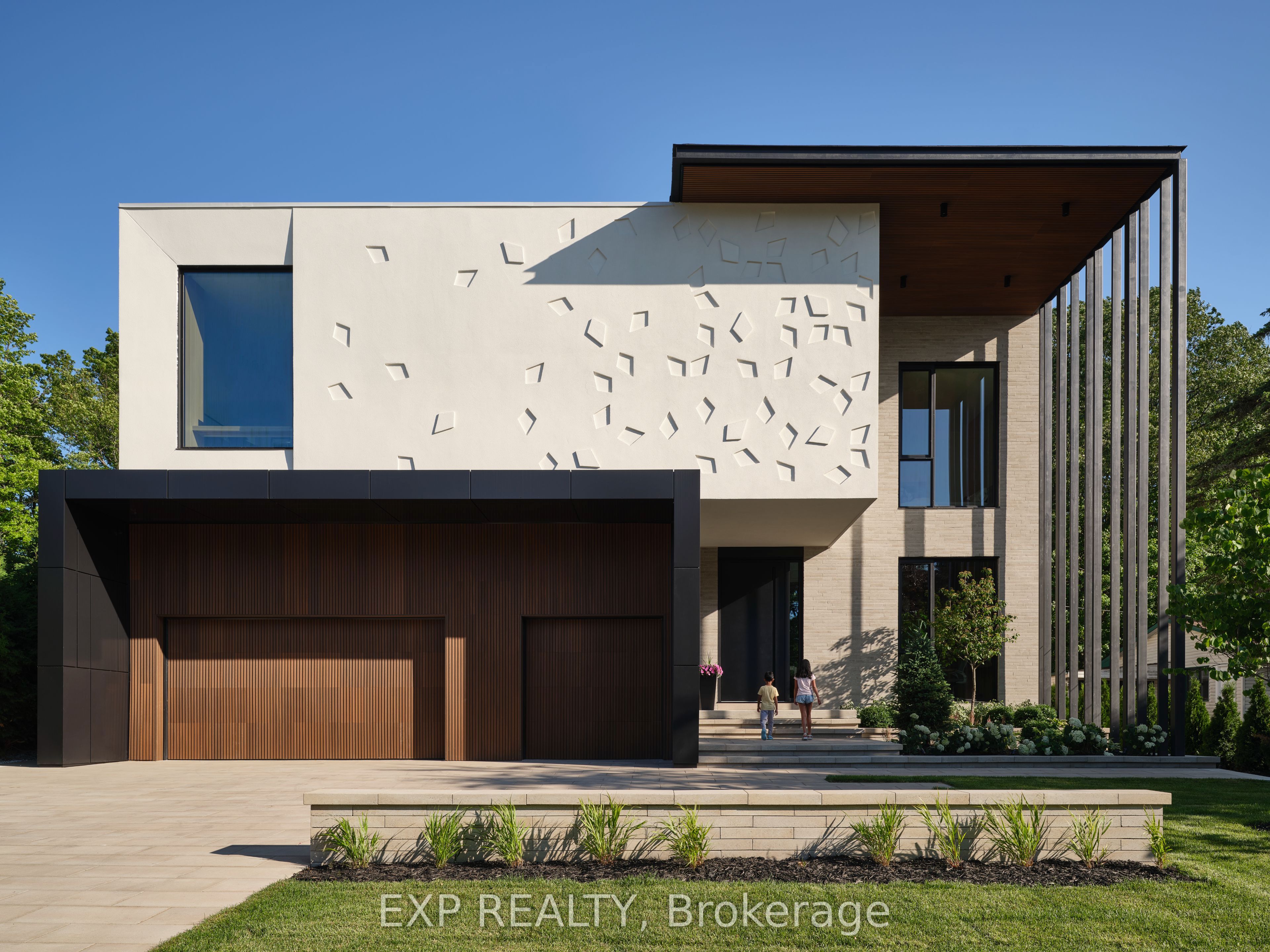 105 Park Crescent, Richmond Hill, ON L4E 3J5 photo 3