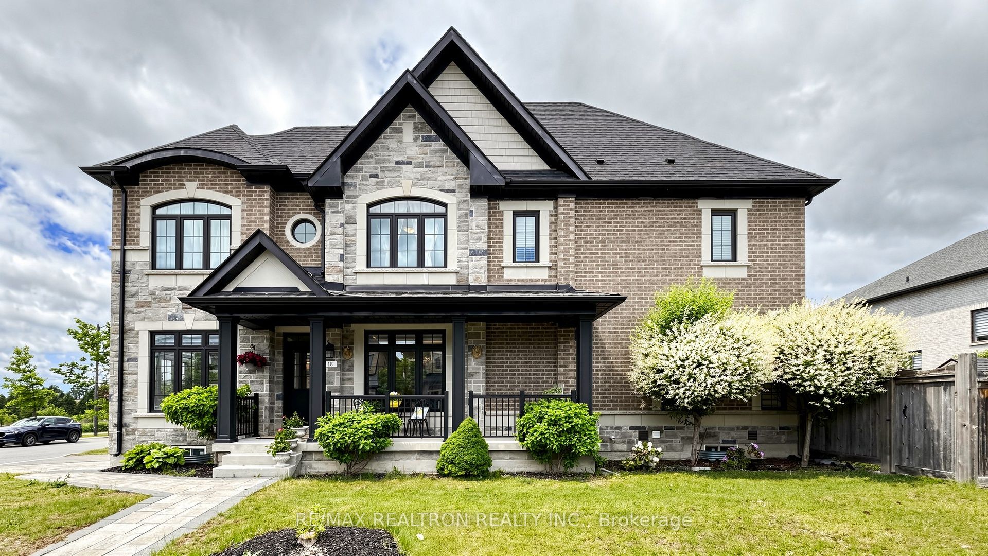 18 Ladder Crescent, East Gwillimbury, ON L9N 0N8 photo 3