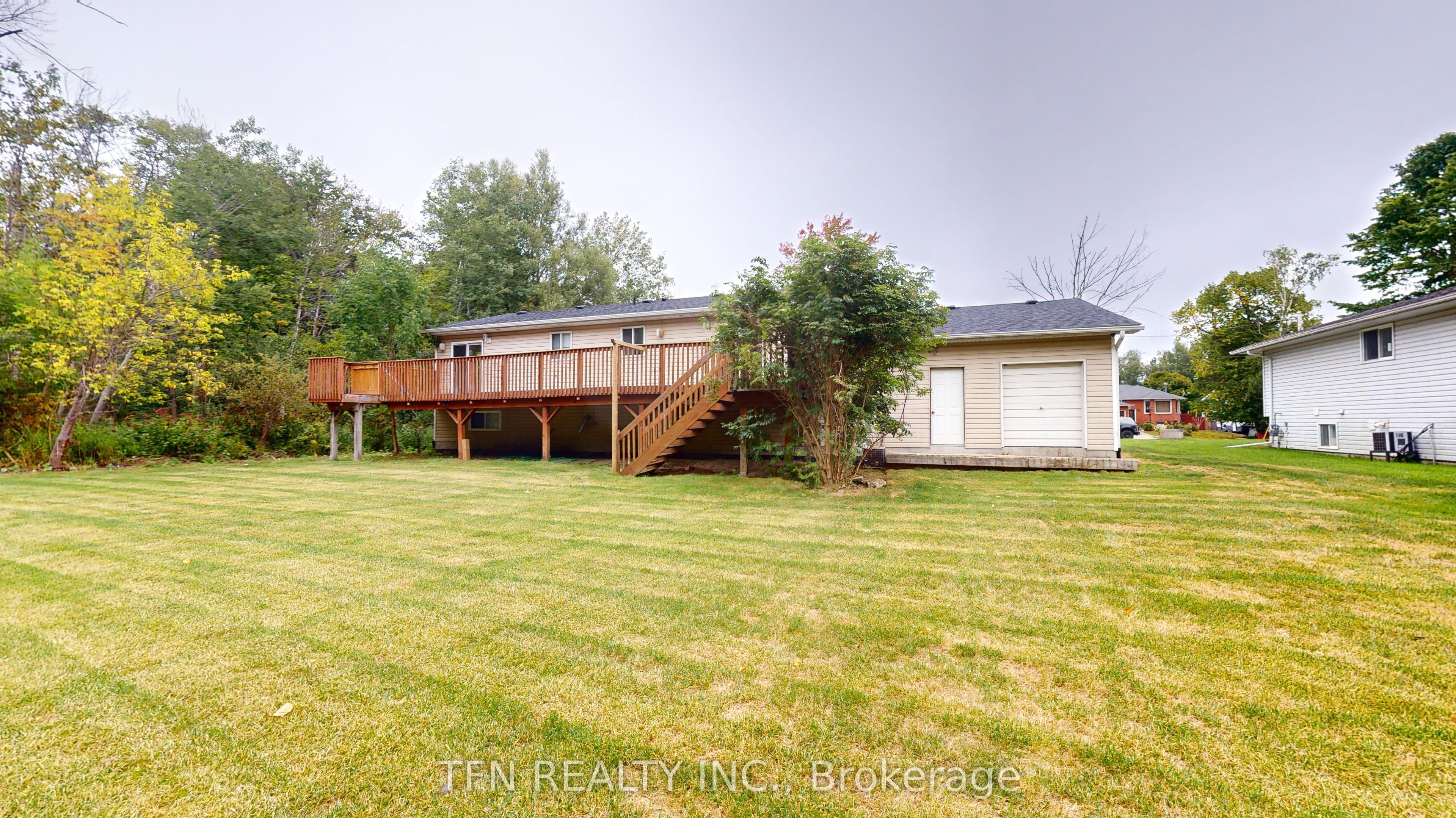 1048 Gilmore Avenue, Innisfil, ON L0L 1W0