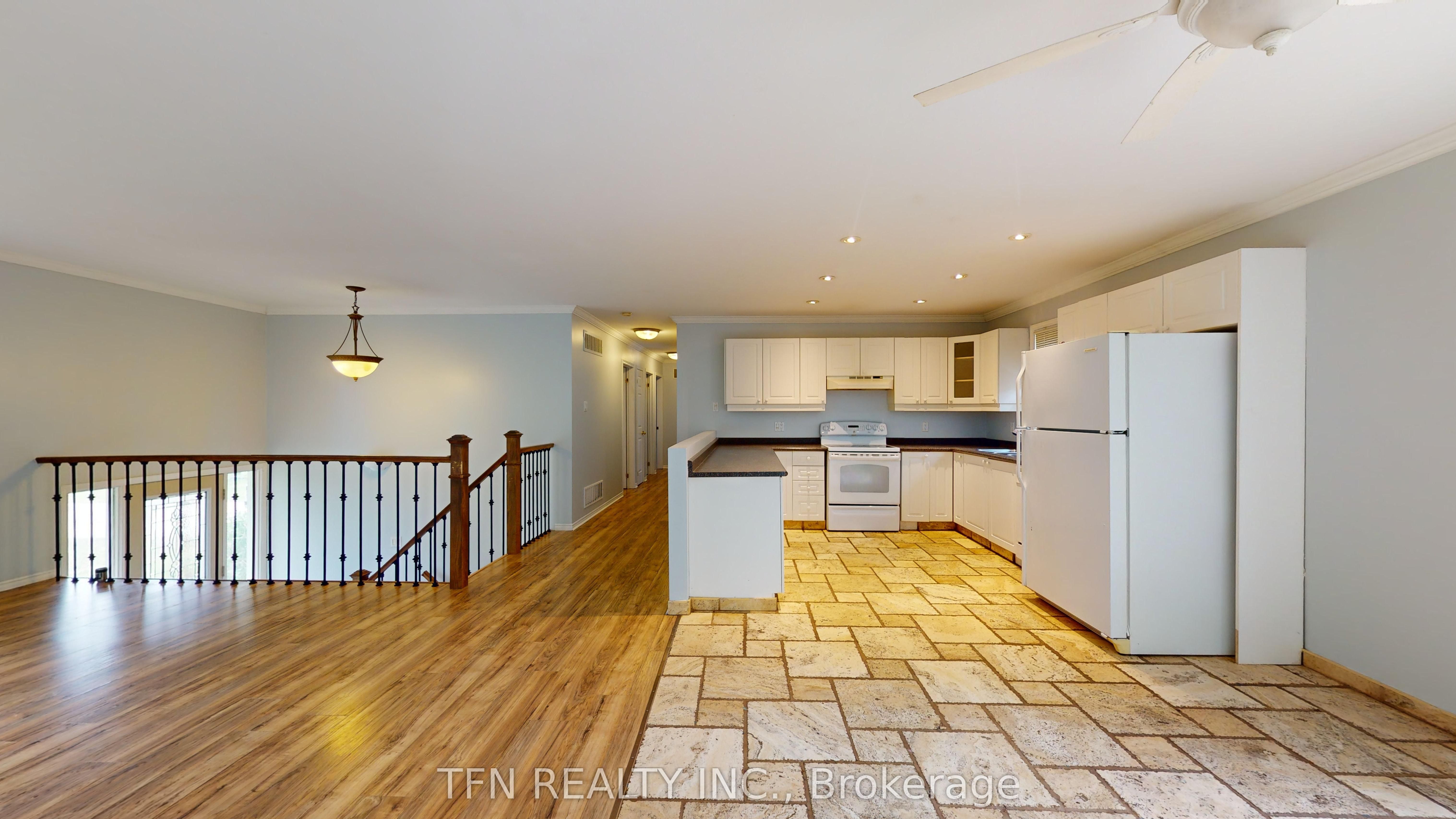 1048 Gilmore Avenue, Innisfil, ON L0L 1W0 photo 4