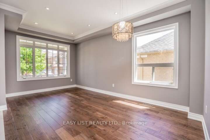 350 Coachwhip Trail, Newmarket, ON L3X 2R6 photo 3