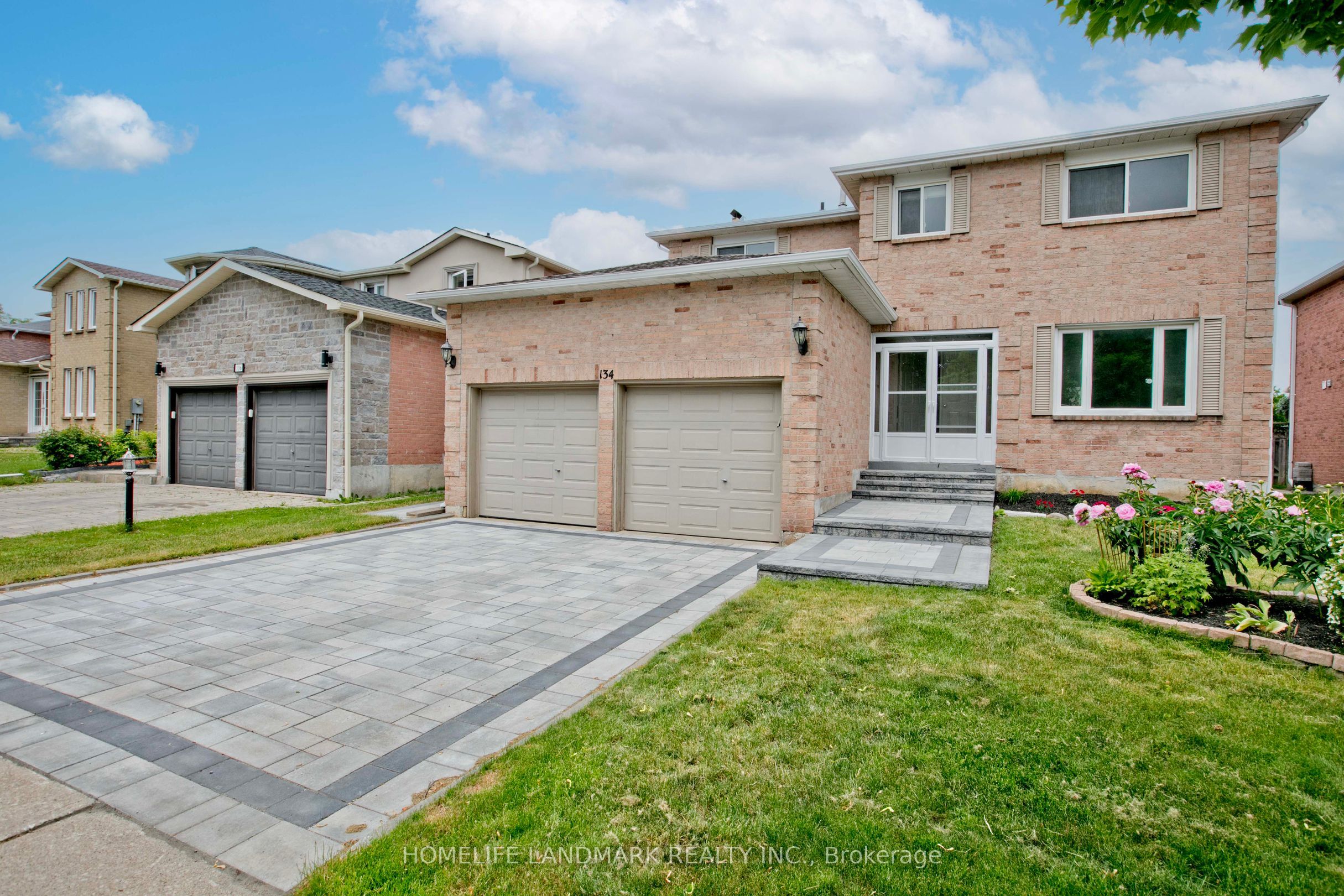 134 Cooperage Crescent, Richmond Hill, ON L4C 9L7 photo 2