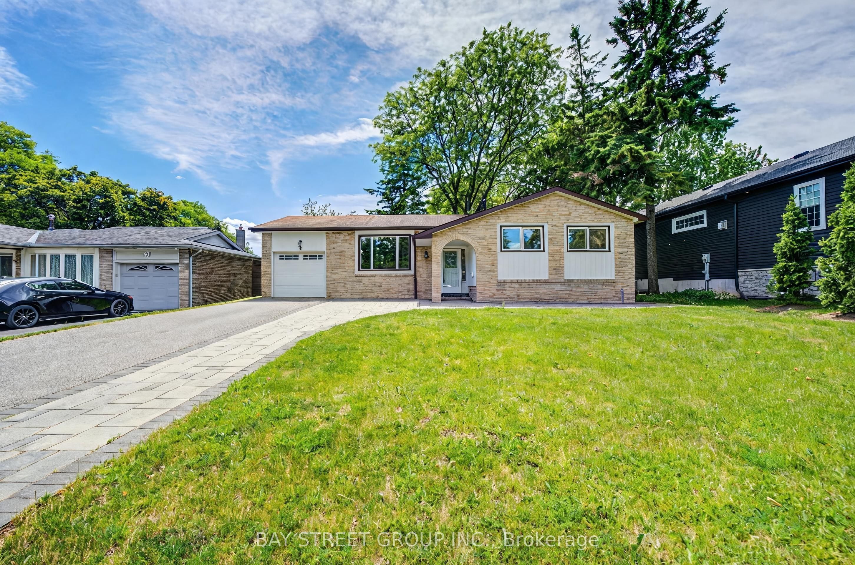 4 Sir Brandiles Place, Markham, ON L3P 2Z5 photo 3