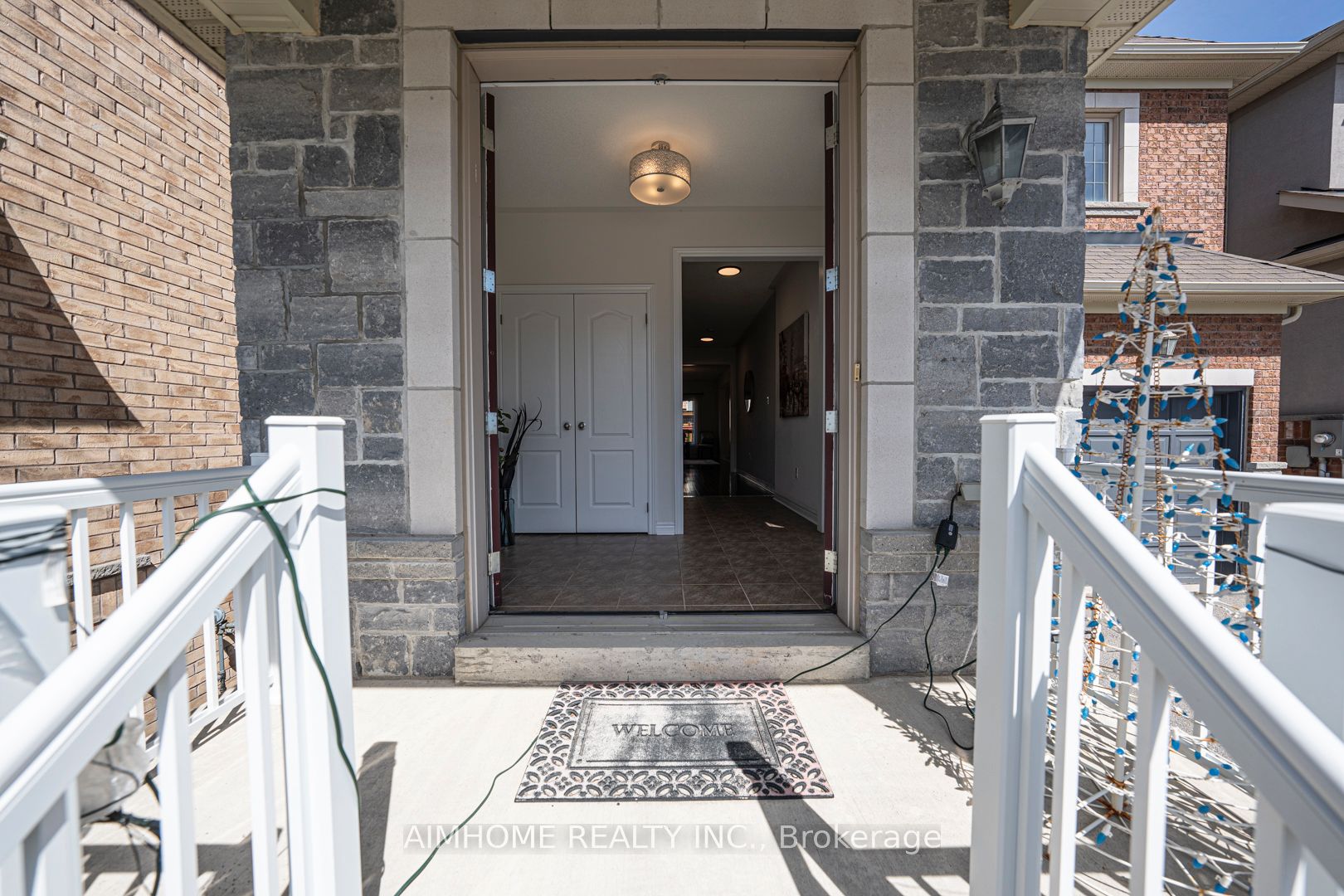 223 Emma Broadbent Court, Newmarket, ON L3X 3K8 photo 4