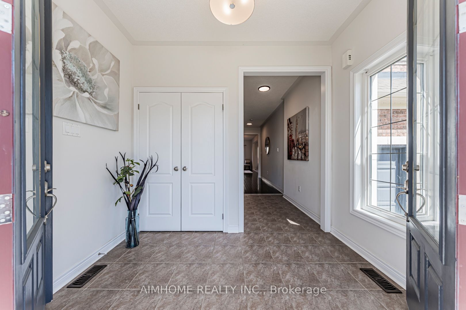 223 Emma Broadbent Court, Newmarket, ON L3X 3K8 photo 5