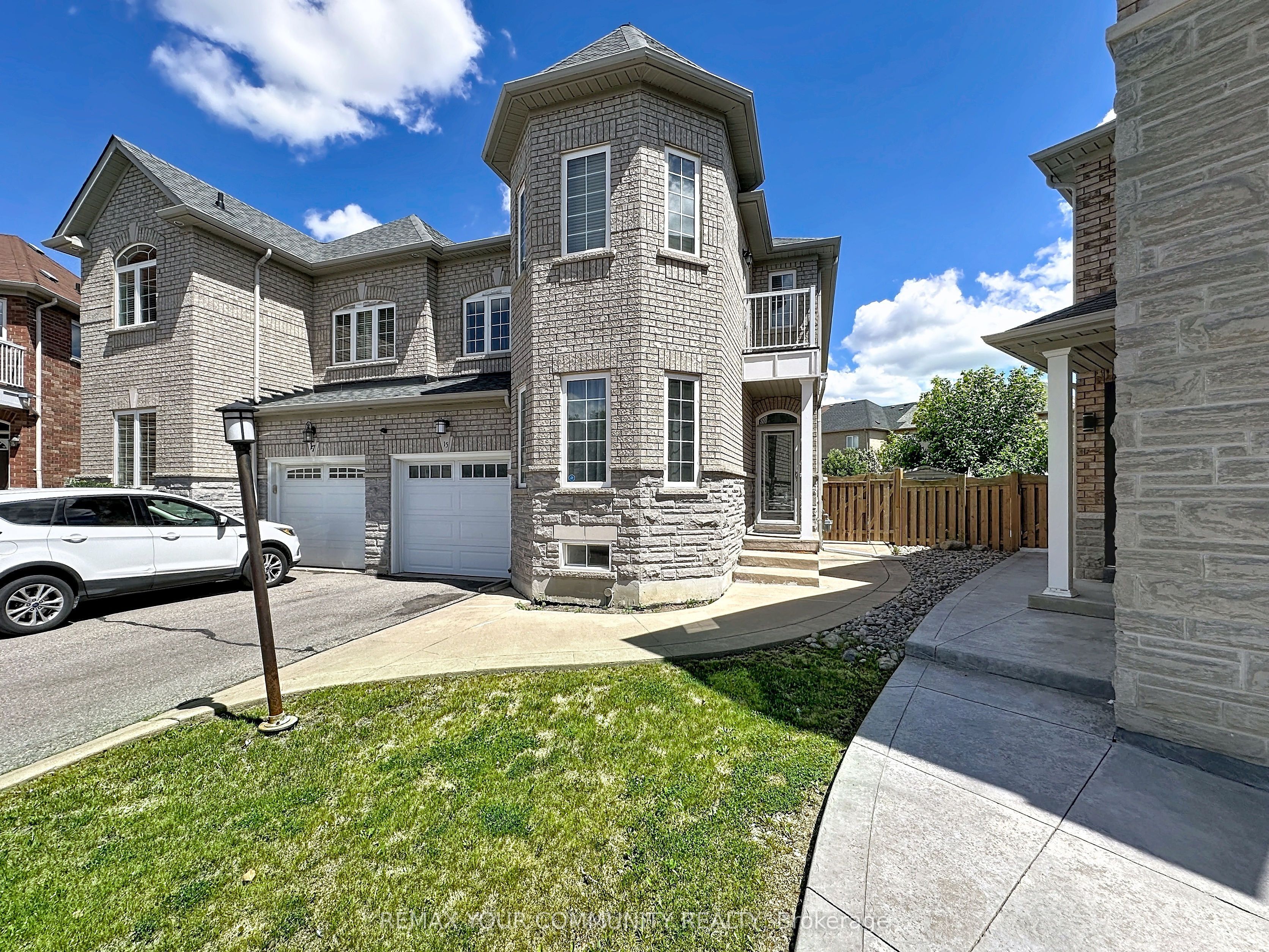15 Bellefontaine Court, Vaughan, ON L6A 4A7 photo 4