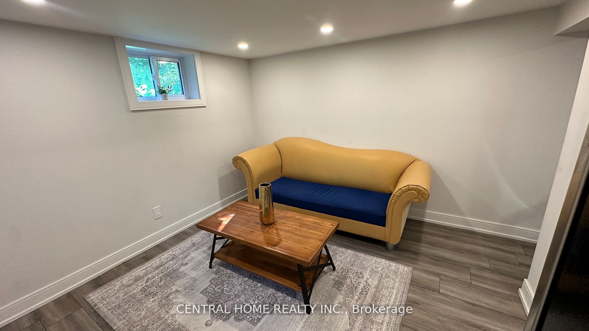 139 Maurice Court BSMT, Newmarket, ON L3Y 2W1