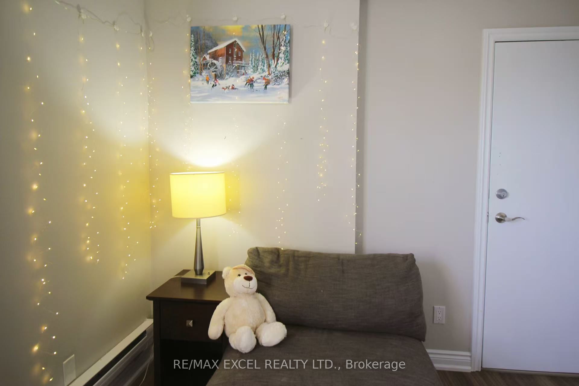 348 Main Street N 3B, Markham, ON L3P 1Z1 photo 2