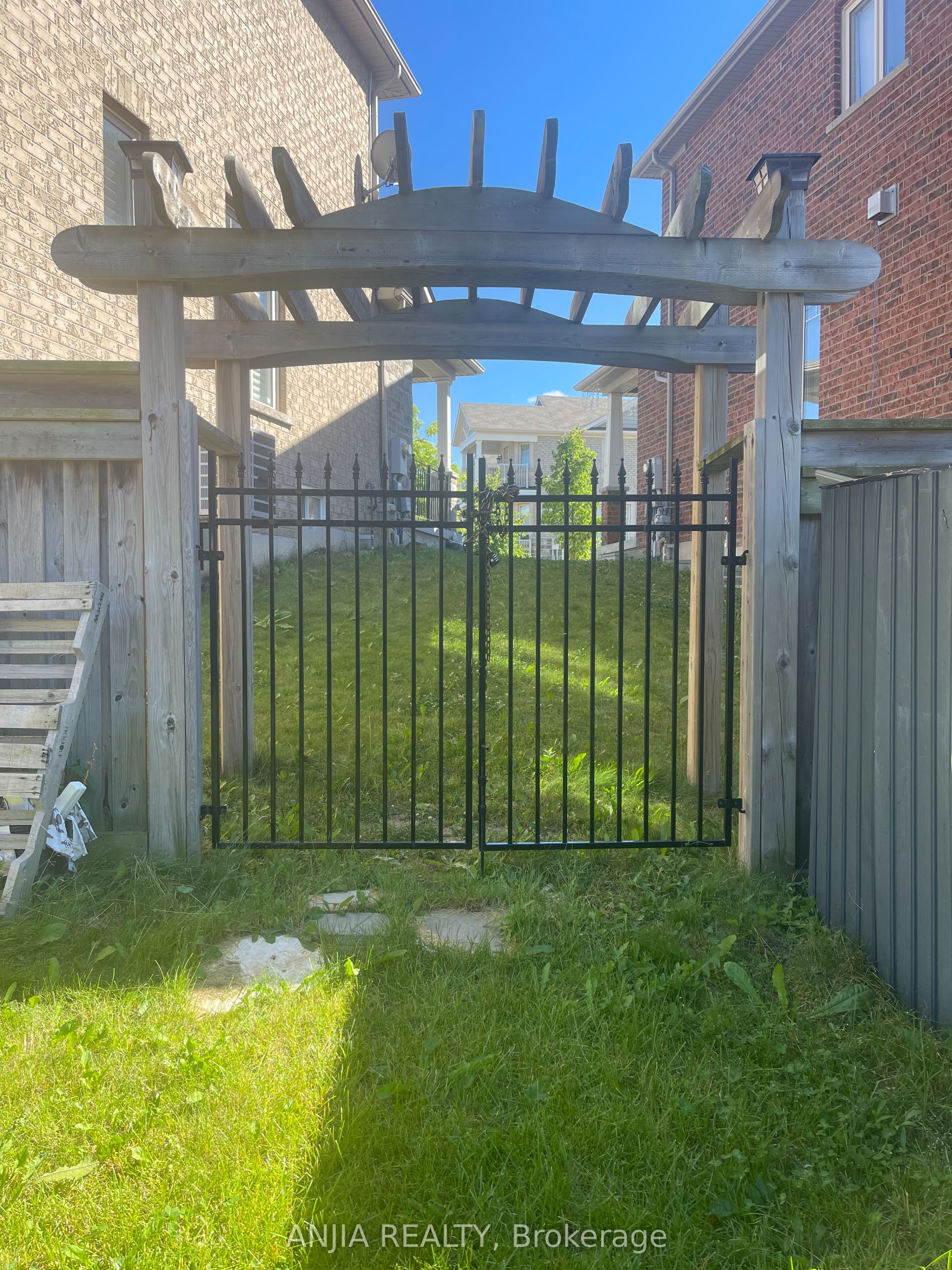 43 Philips View Crescent Basement, Richmond Hill, ON L4E 0S9