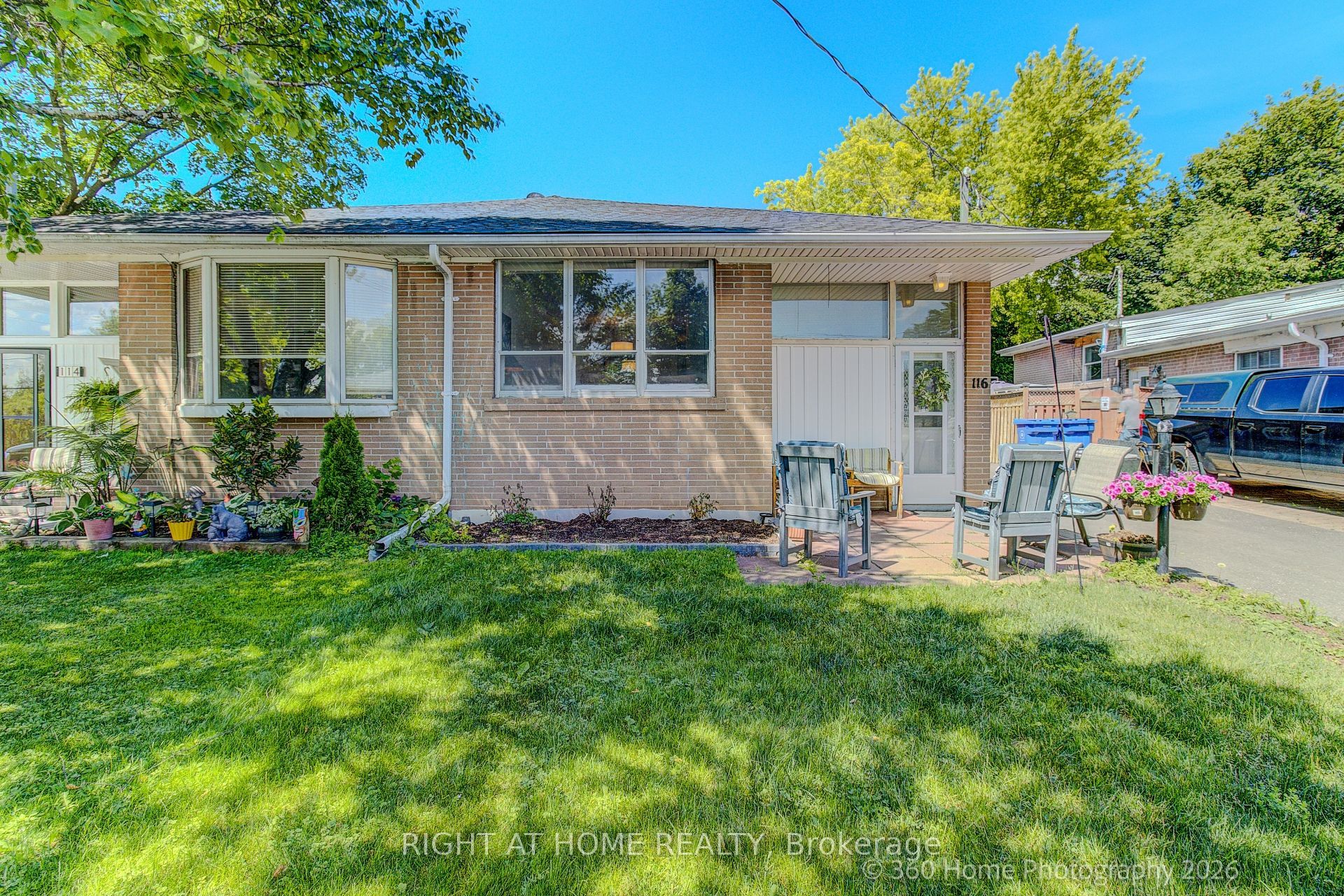 116 Longford Drive, Newmarket, ON L3Y 2Y5 photo 2