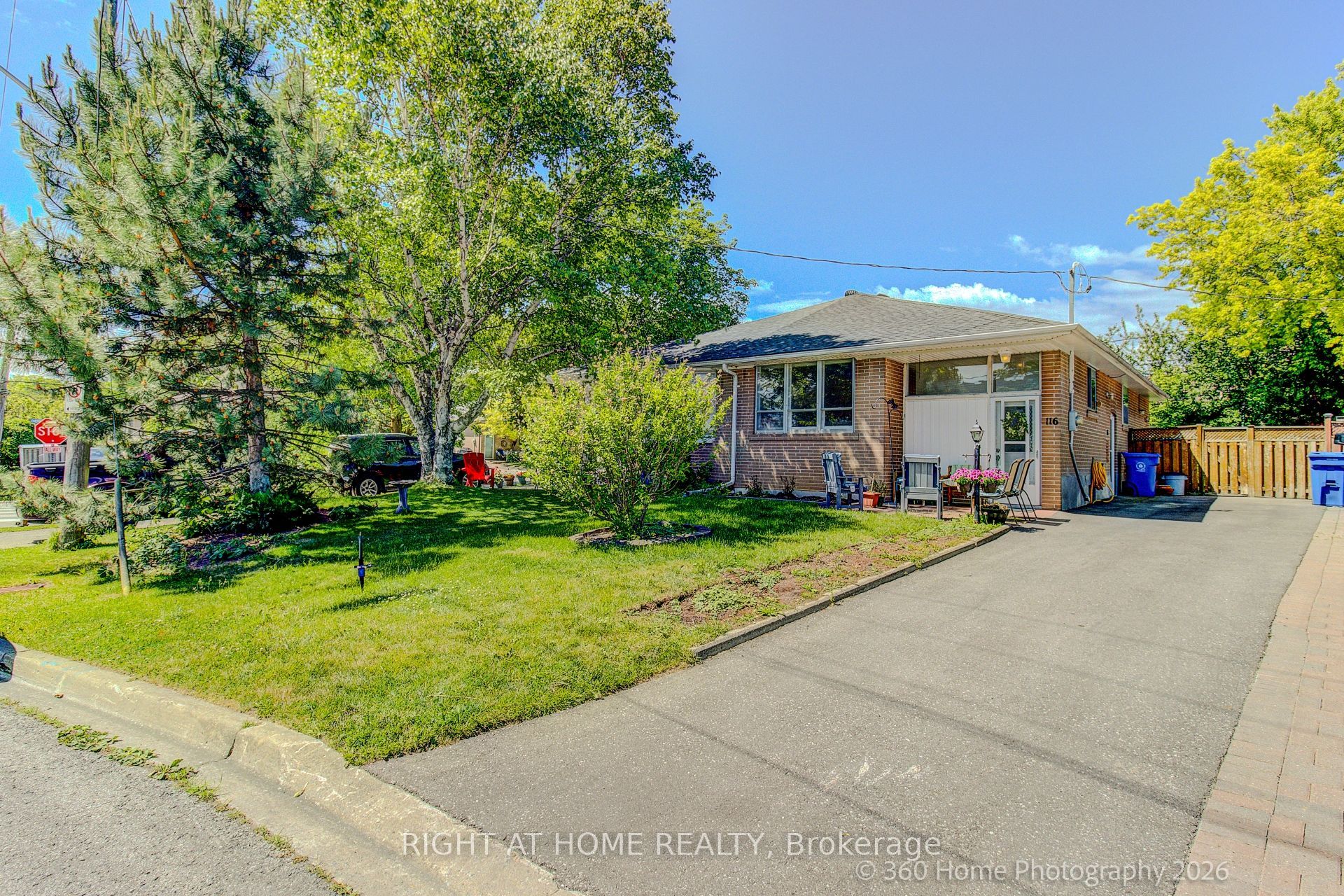 116 Longford Drive, Newmarket, ON L3Y 2Y5 photo 3