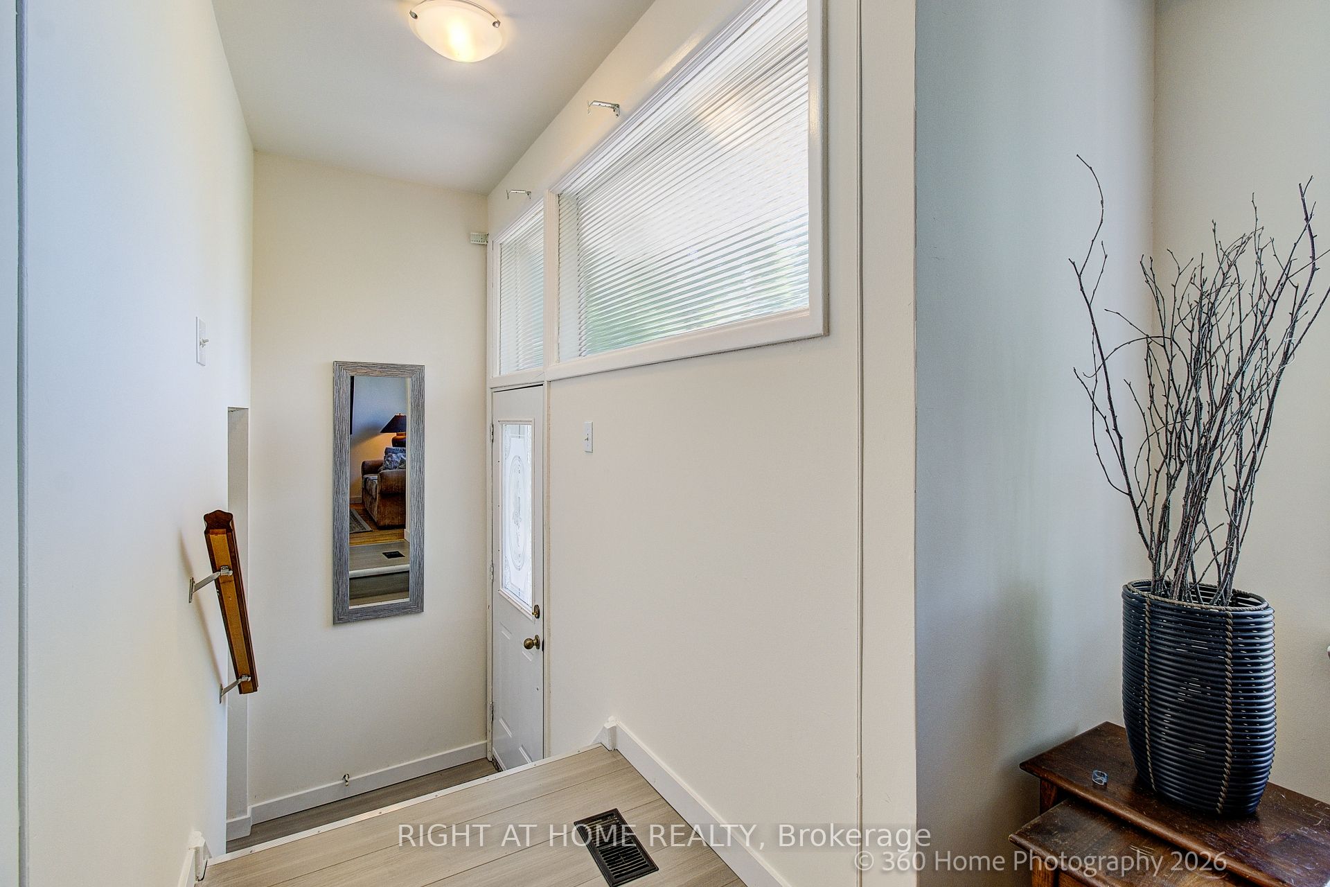 116 Longford Drive, Newmarket, ON L3Y 2Y5 photo 4