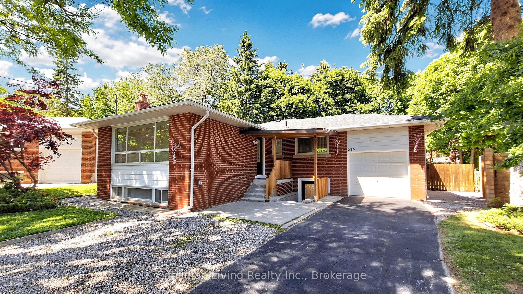 239 Harrygan Crescent, Richmond Hill, ON L4C 4J2