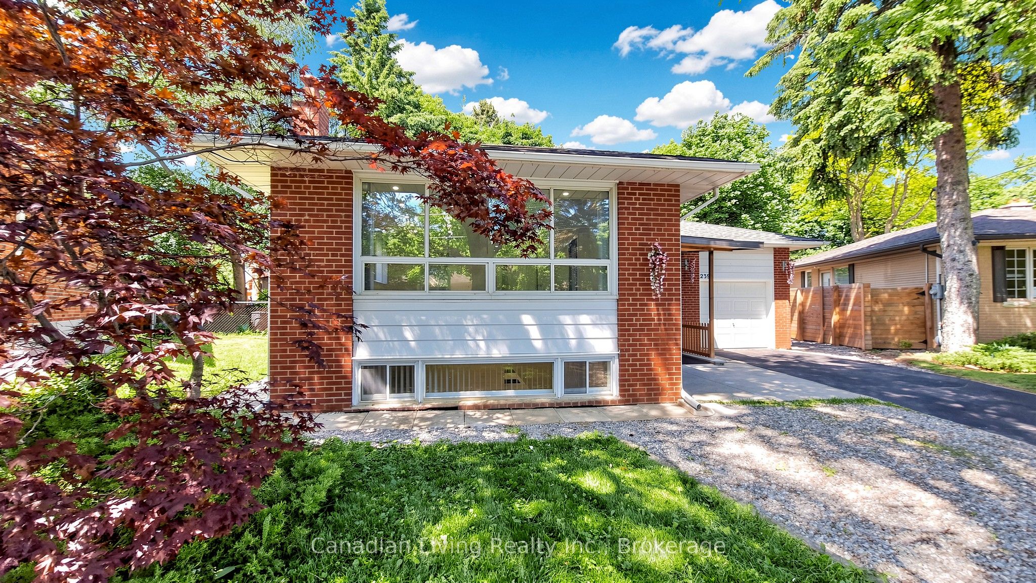 239 Harrygan Crescent, Richmond Hill, ON L4C 4J2 photo 3