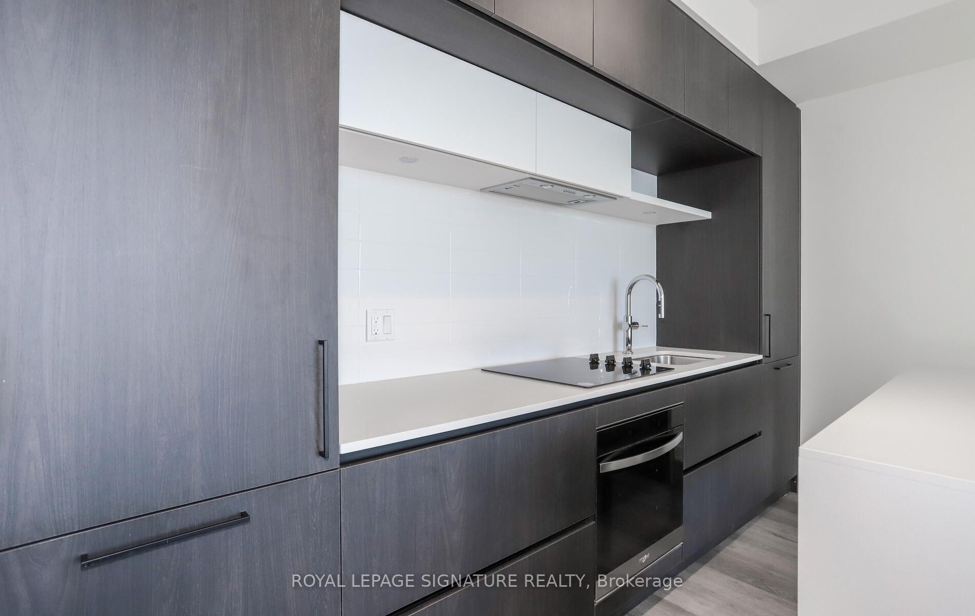 6 David Eyer Road 601, Richmond Hill, ON L4S 0N5 photo 4