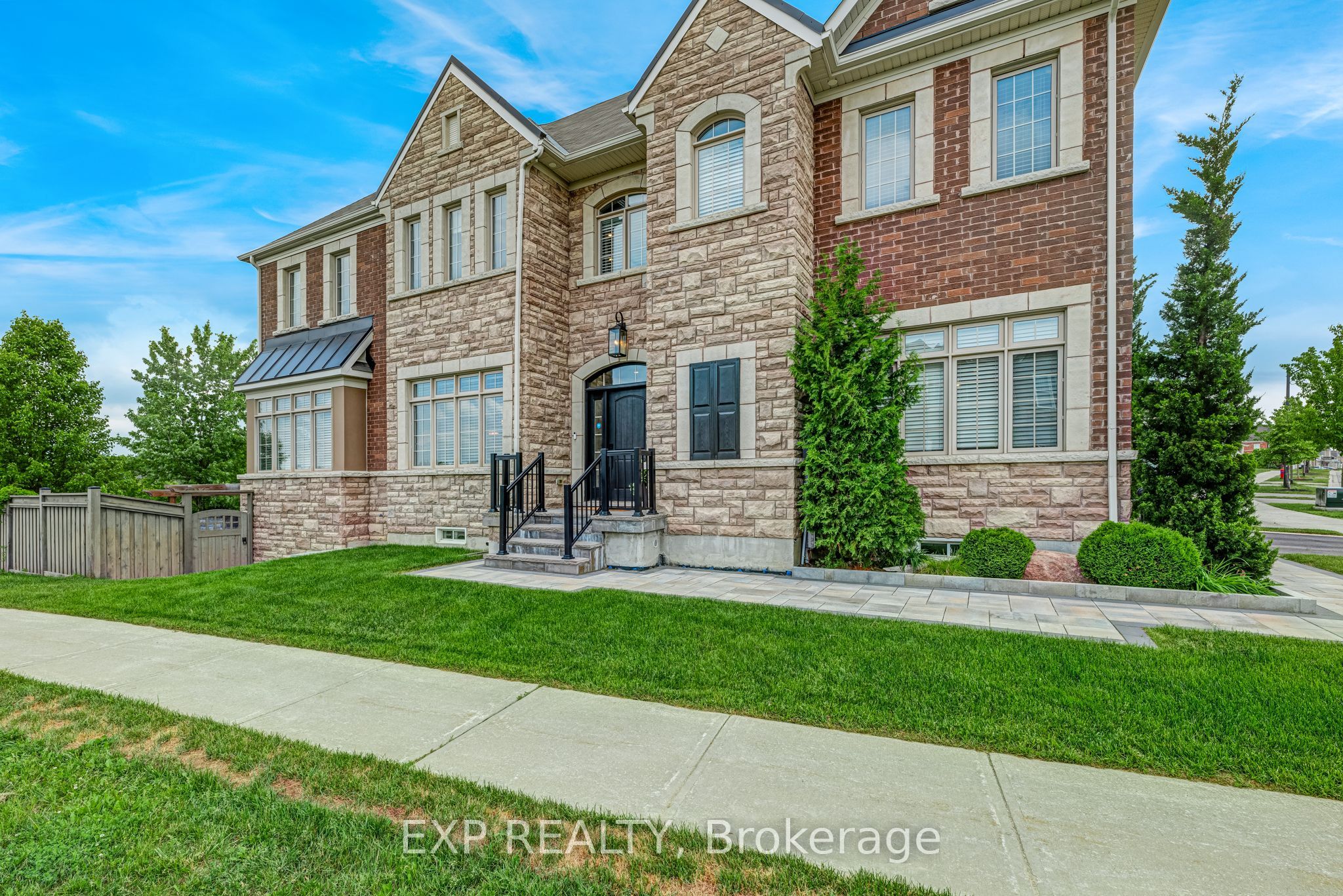 166 Baber Crescent, Aurora, ON L4G 0Y6 photo 3