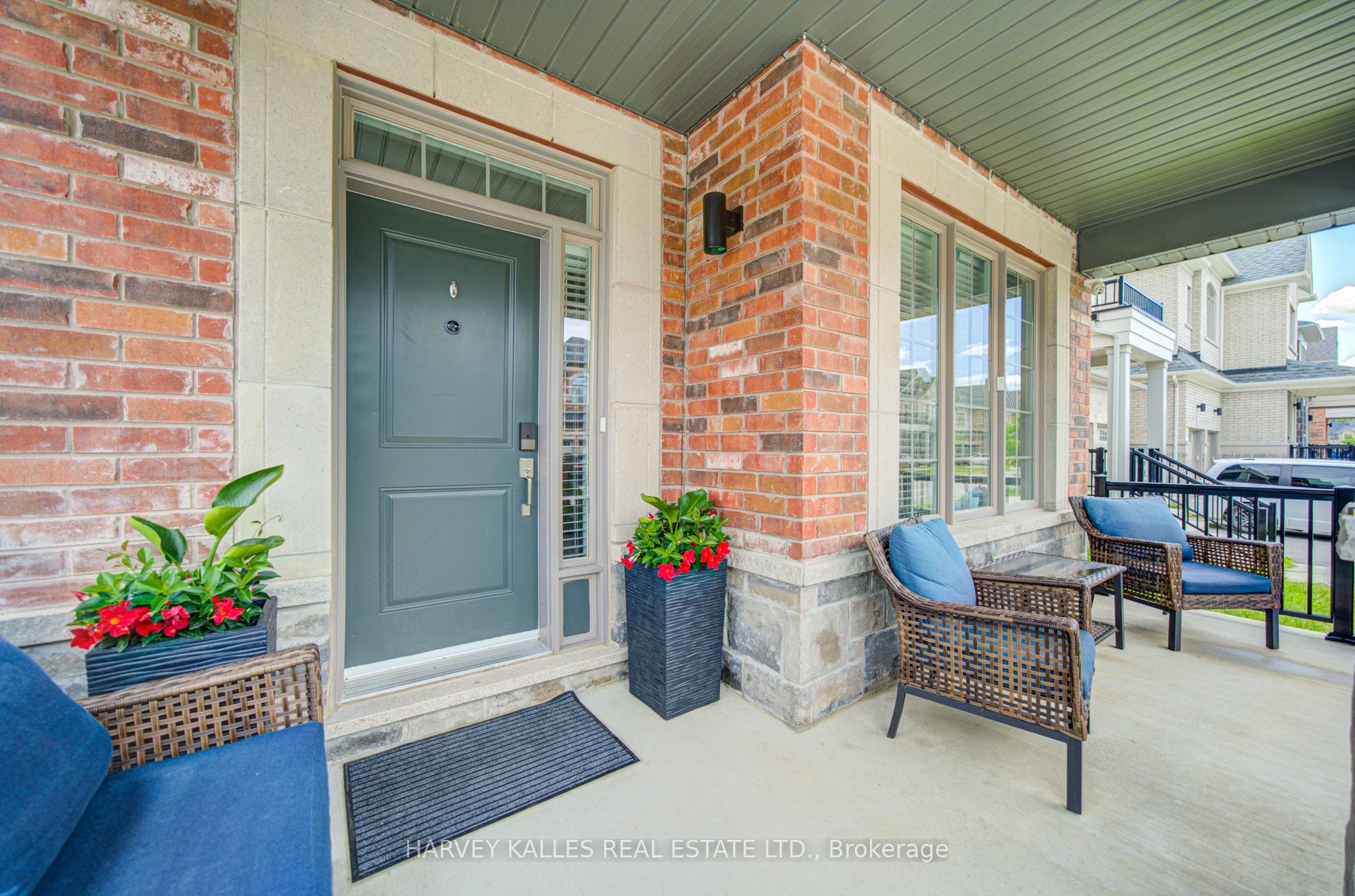 33 Concert Hill Way, East Gwillimbury, ON L9N 0W9 photo 2