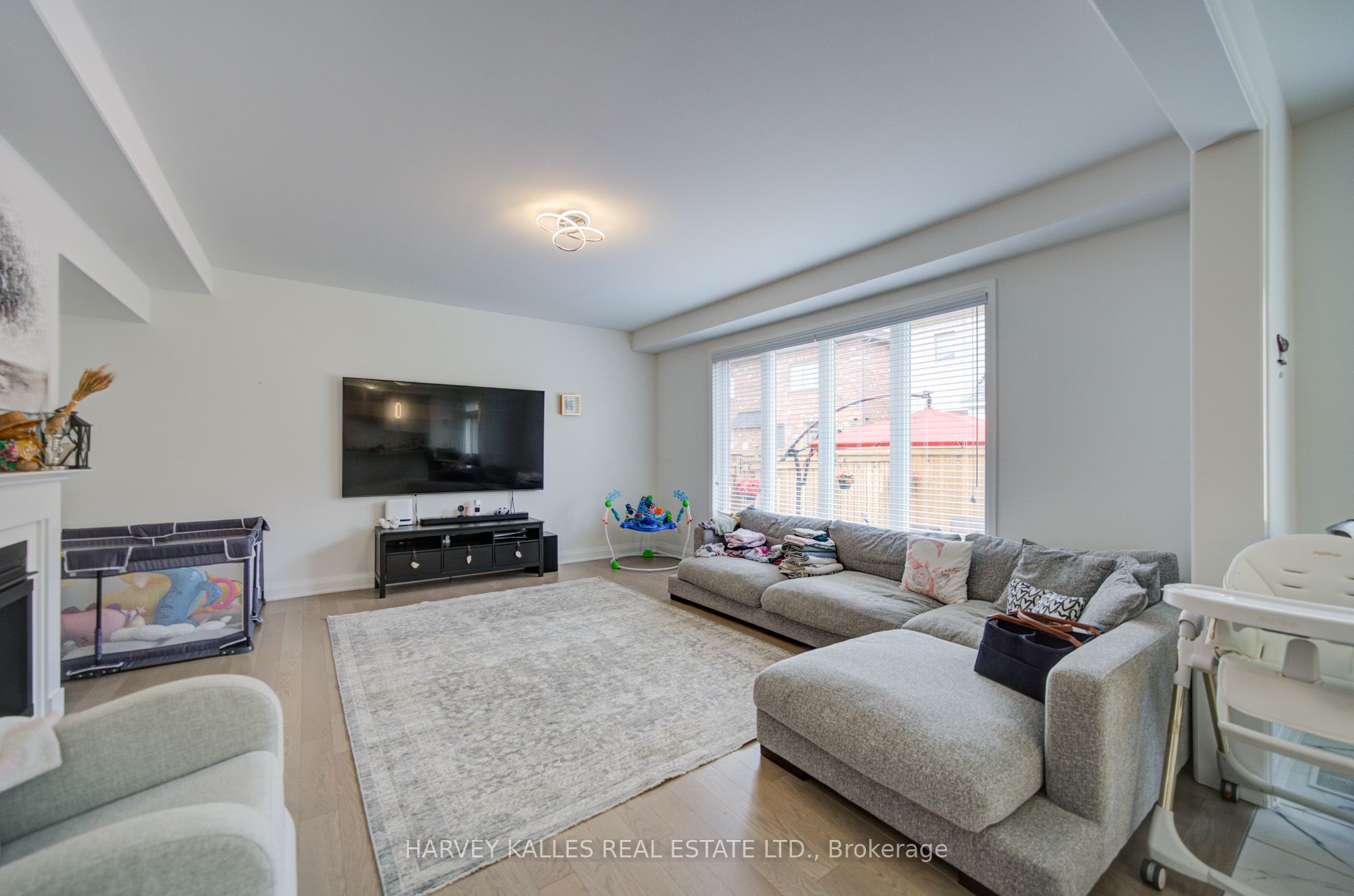33 Concert Hill Way, East Gwillimbury, ON L9N 0W9 photo 5