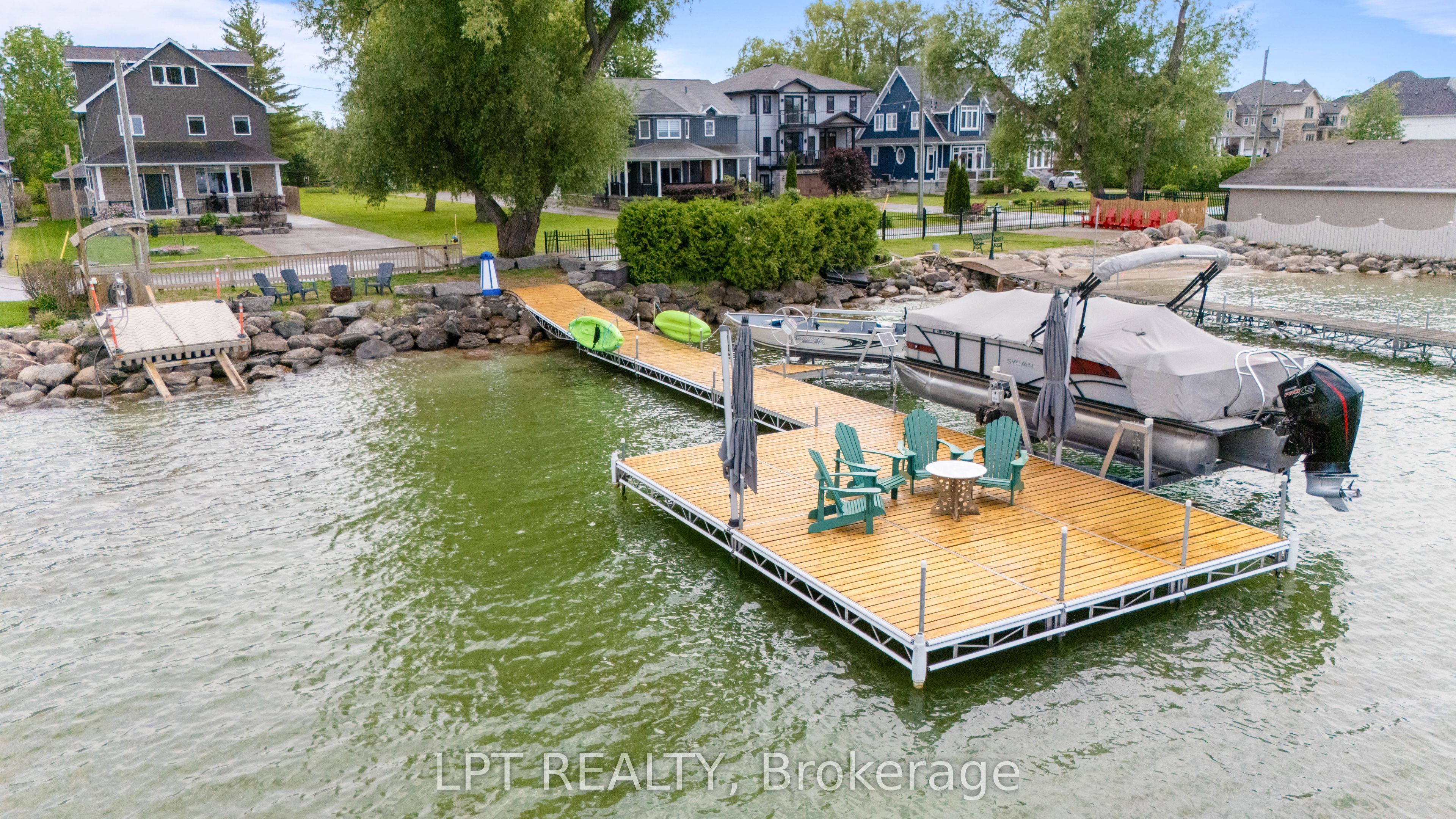 165 Lake Drive E, Georgina, ON L4P 3E9 photo 2