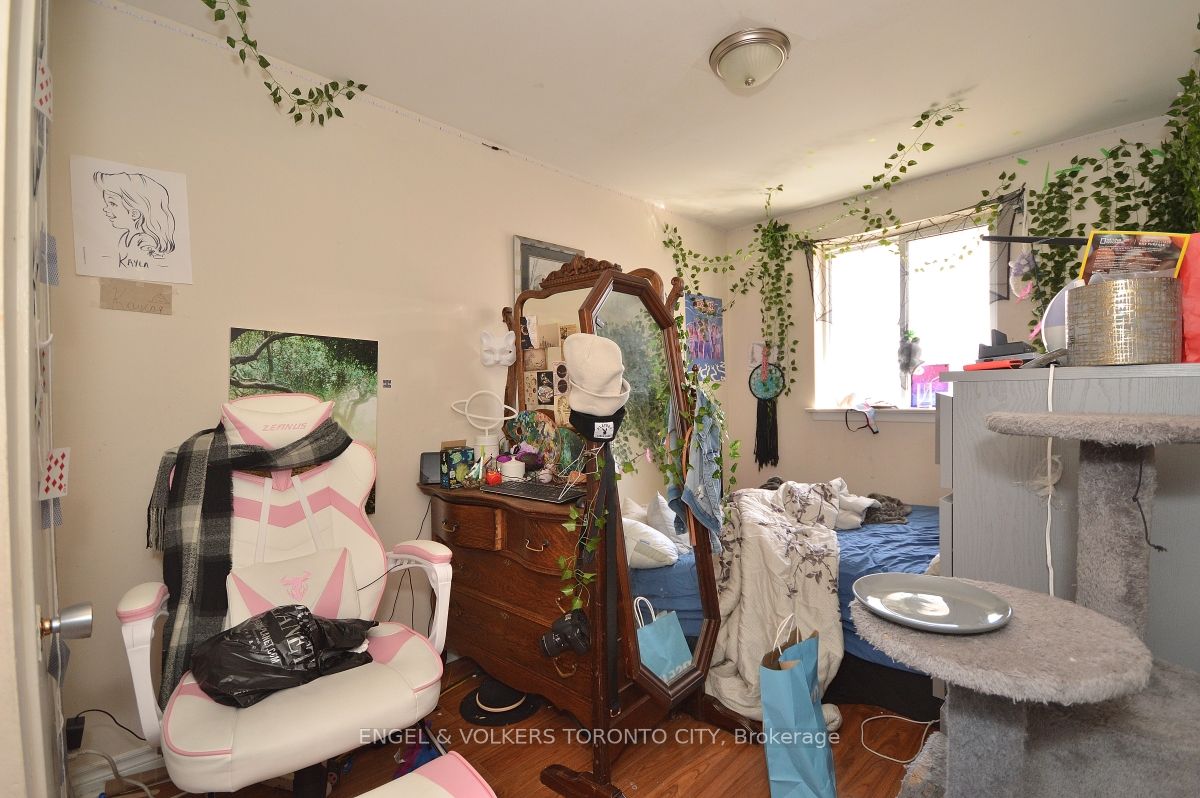 190 Cherrywood Drive Bsmt, Newmarket, ON L3Y 2X8 photo 2
