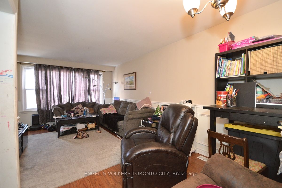 190 Cherrywood Drive Bsmt, Newmarket, ON L3Y 2X8 photo 5