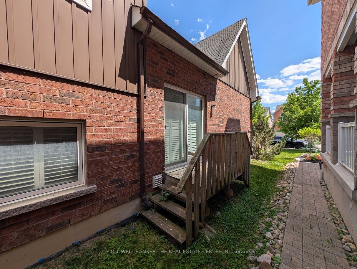 1848 Lamstone St Street, Innisfil, ON L9S 5A1 photo 3