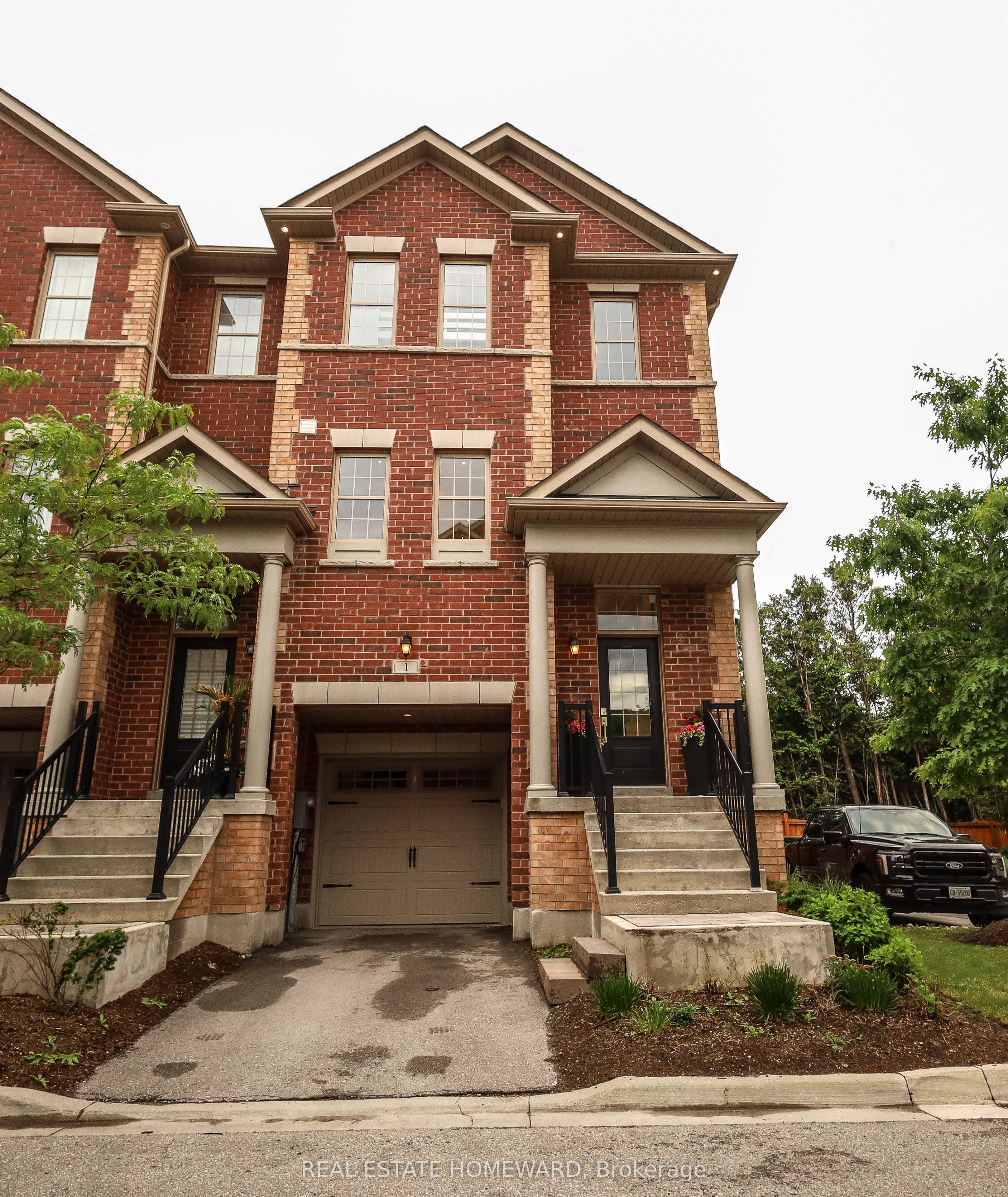 1 Saint Julien Court, Vaughan, ON L6A 5B2
