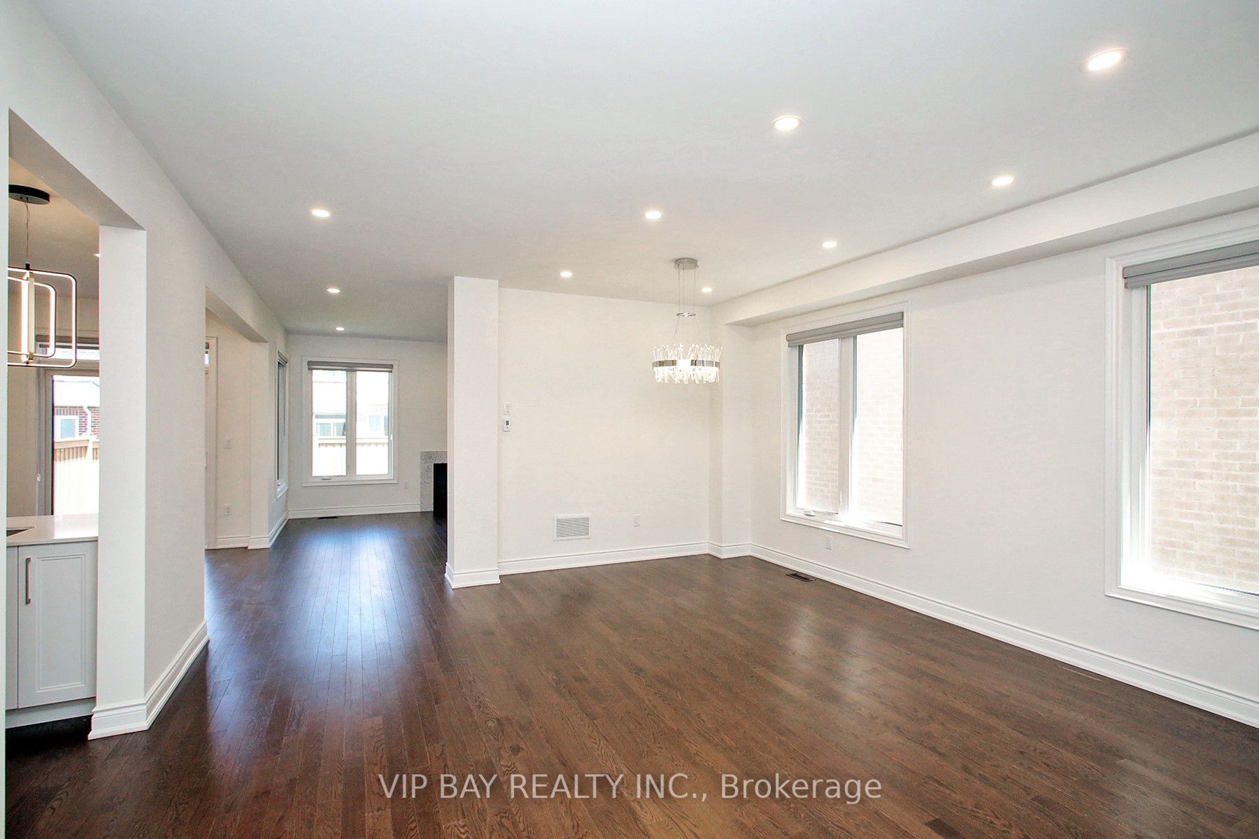 8 Tremoy Road, East Gwillimbury, ON L9N 0T4 photo 2