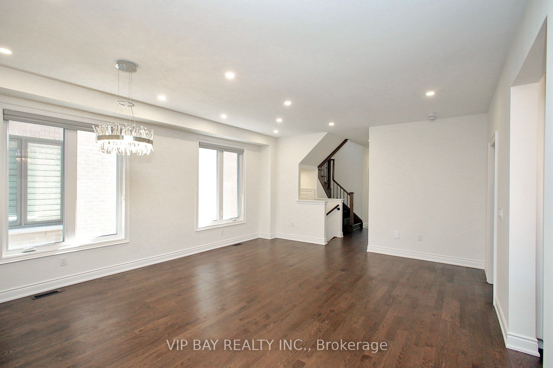 8 Tremoy Road, East Gwillimbury, ON L9N 0T4 photo 3