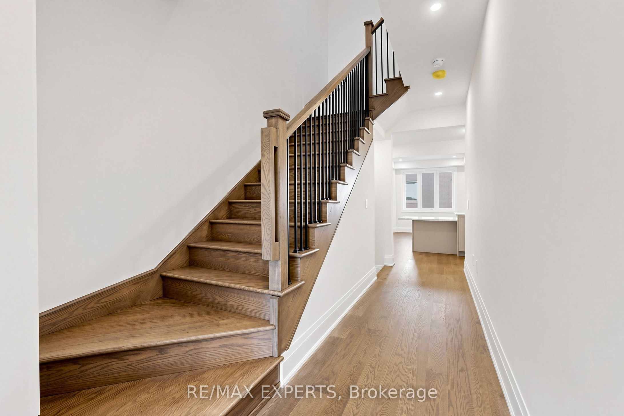 51 Schmeltzer Crescent, Richmond Hill, ON L4E 1K9 photo 3