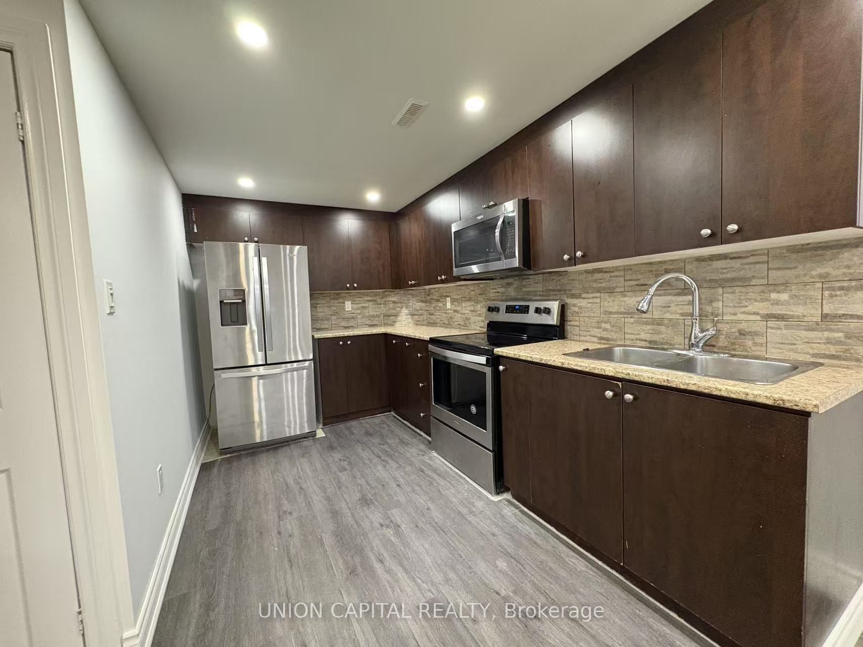 21 Natanya Boulevard BSMT, Georgina, ON L4P 3R6 photo 2
