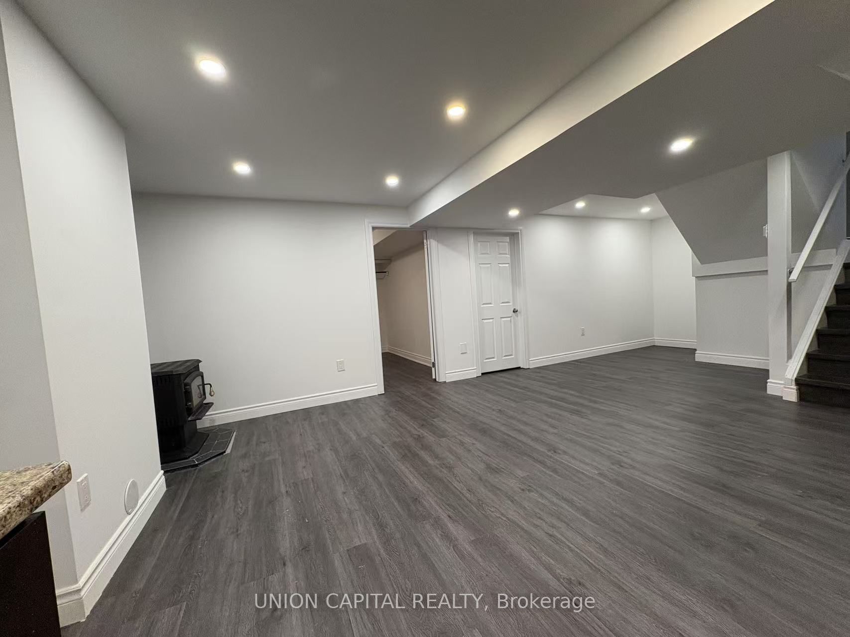 21 Natanya Boulevard BSMT, Georgina, ON L4P 3R6 photo 3