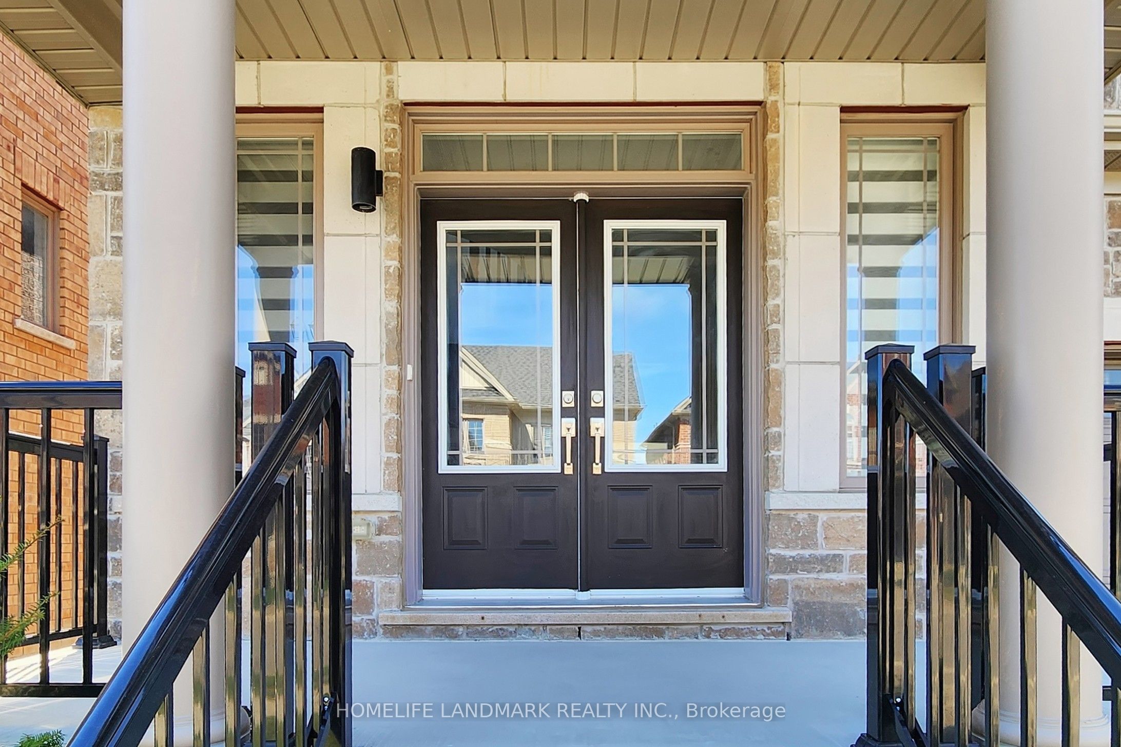 62 Frank Kelly Drive, East Gwillimbury, ON L9N 0V2 photo 2