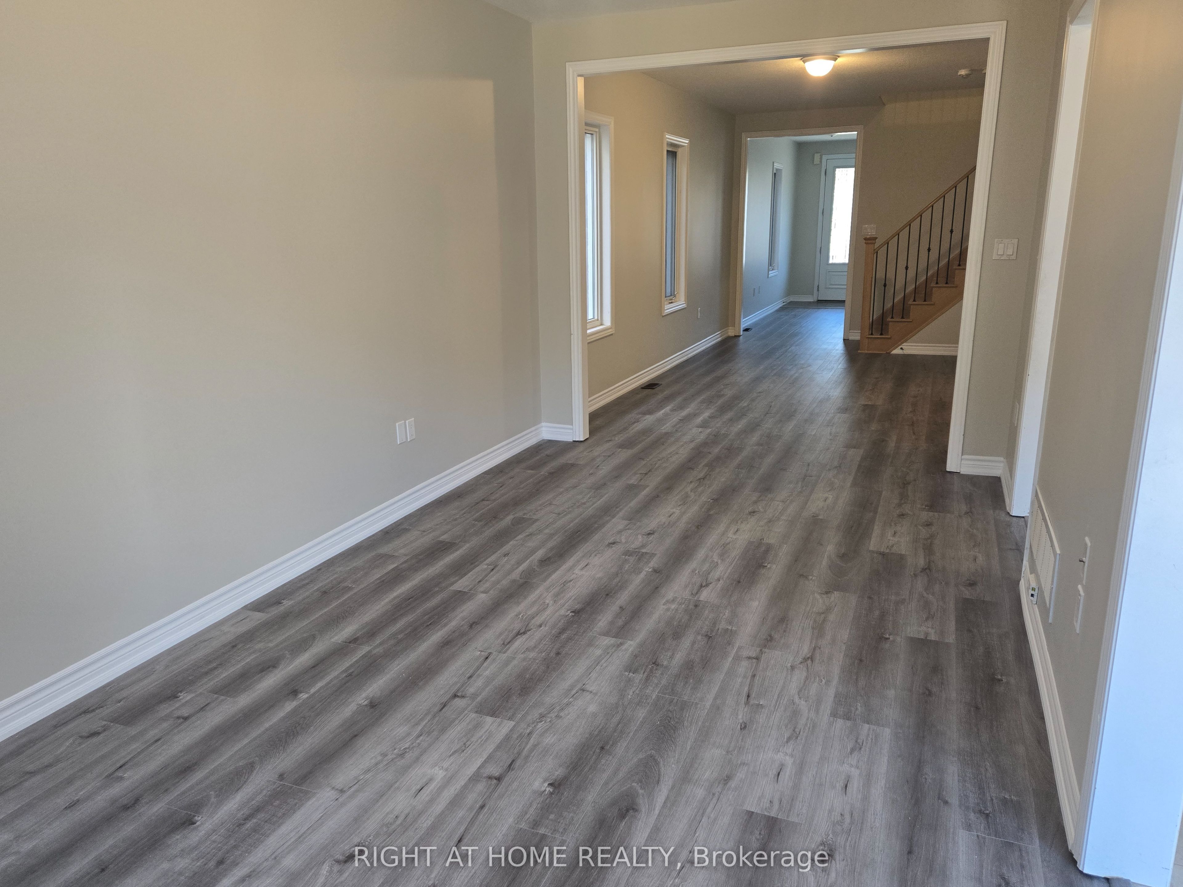 52 Holt Drive, New Tecumseth, ON L9R 0H8 photo 3