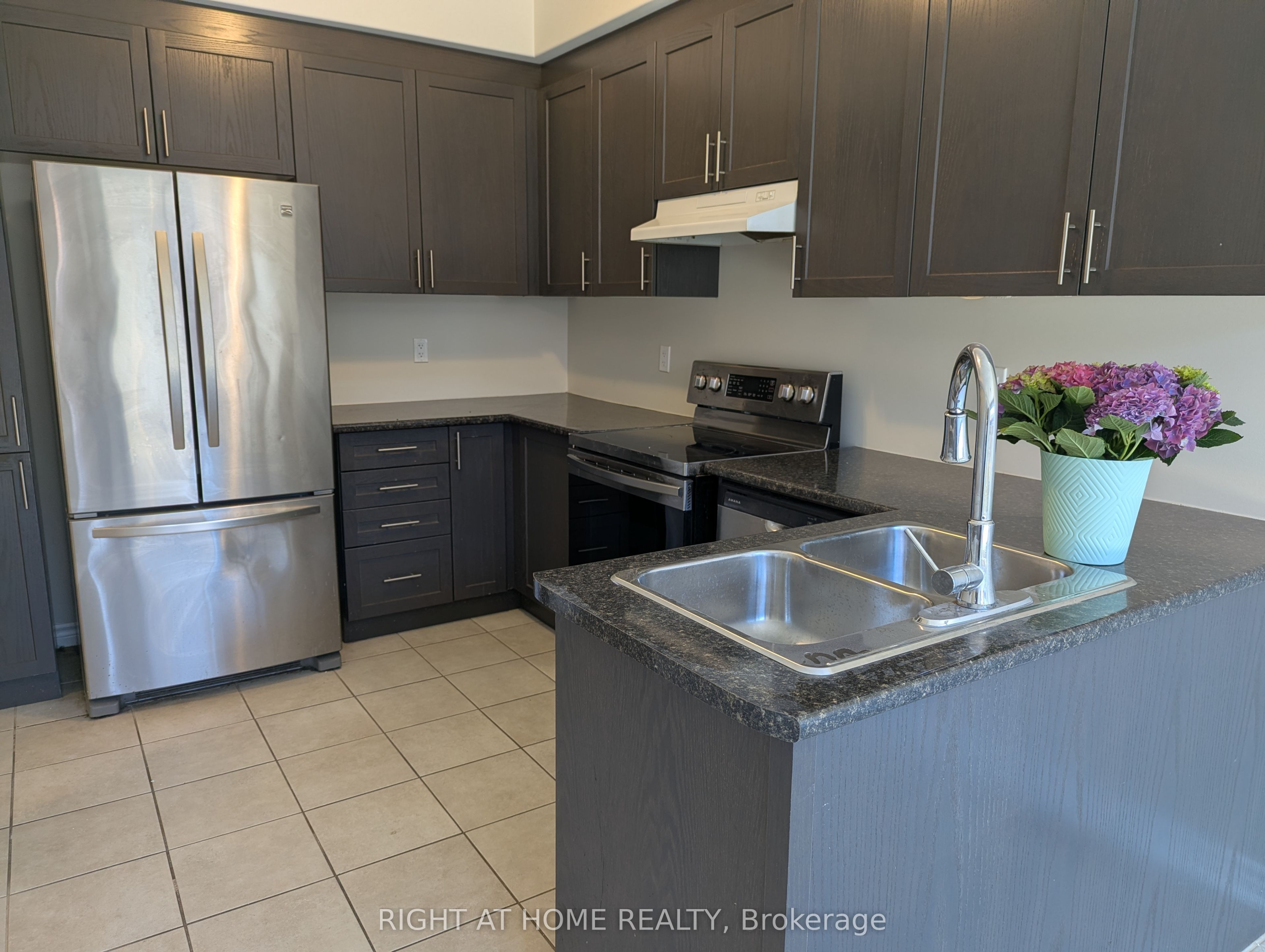 52 Holt Drive, New Tecumseth, ON L9R 0H8 photo 5