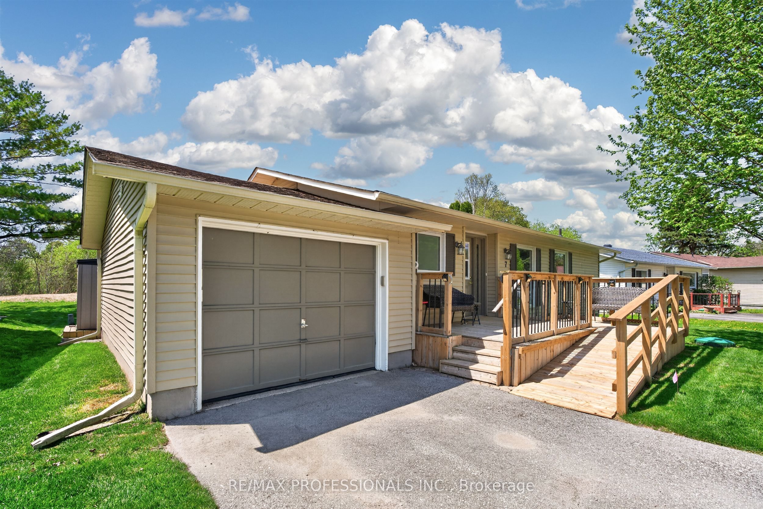 7 Tamarack Court, New Tecumseth, ON L0G 1W0 photo 3