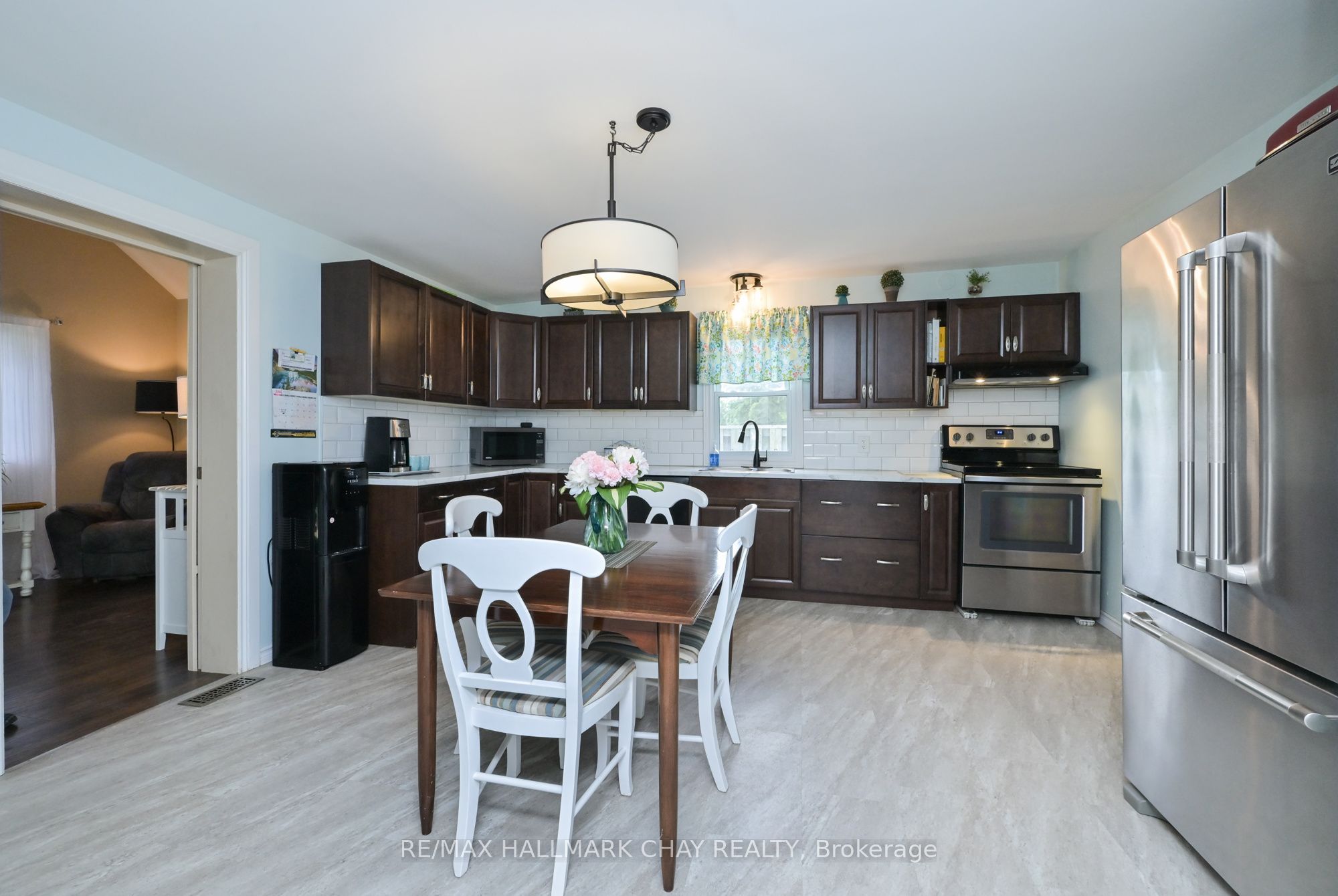 141 Murphy Road, Essa, ON L0M 1B1 photo 4