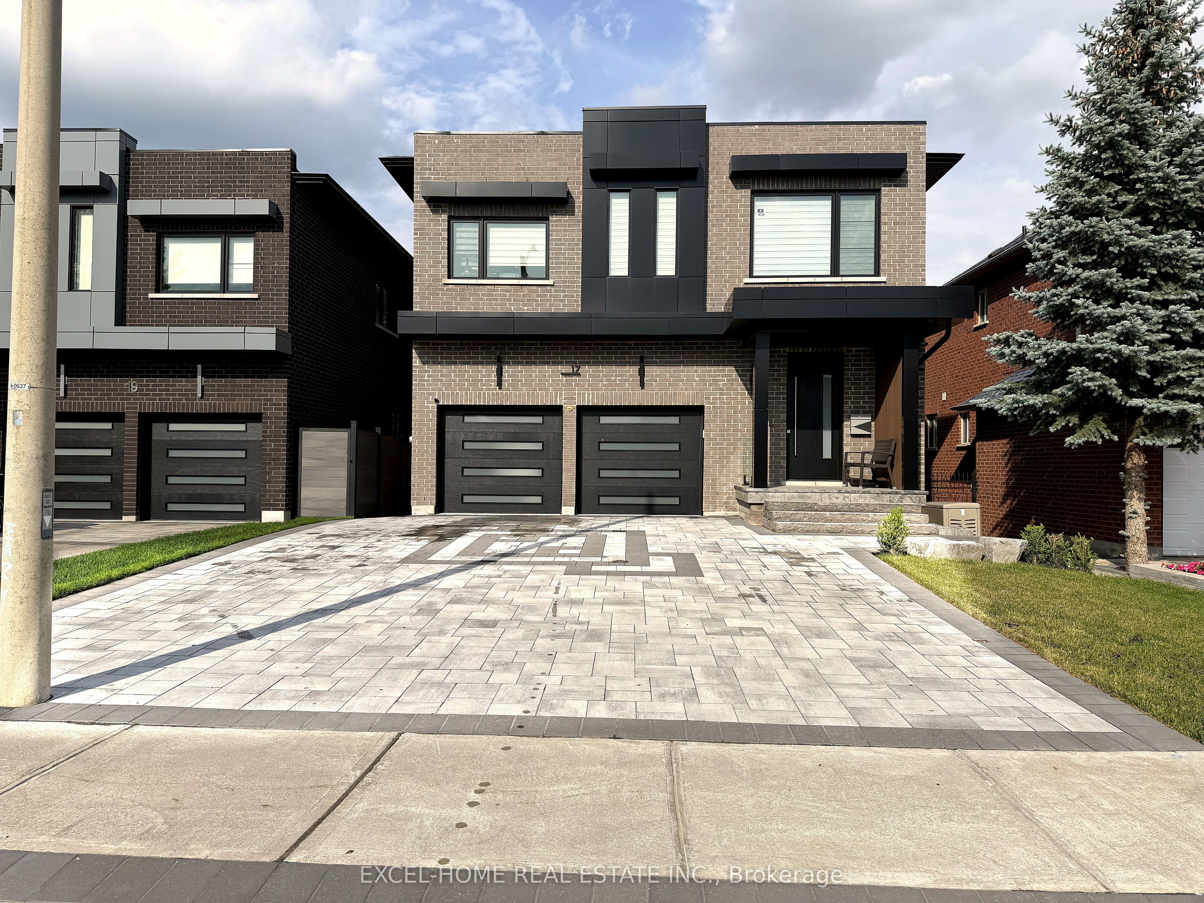 17 Leyburn Avenue, Richmond Hill, ON L4C 0R2