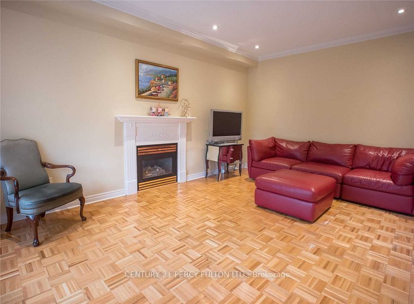 14 Montesano Crescent, Richmond Hill, ON L4B 4M9 photo 4