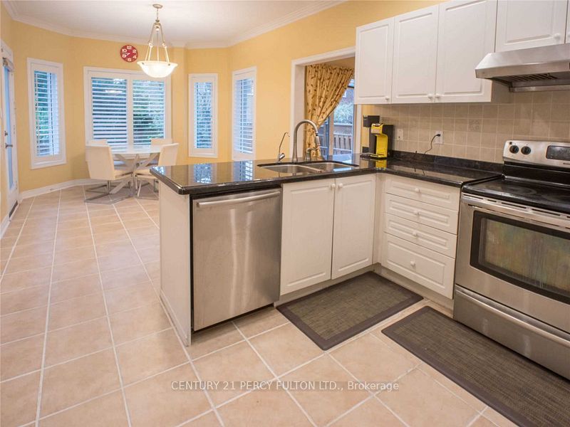 14 Montesano Crescent, Richmond Hill, ON L4B 4M9 photo 5