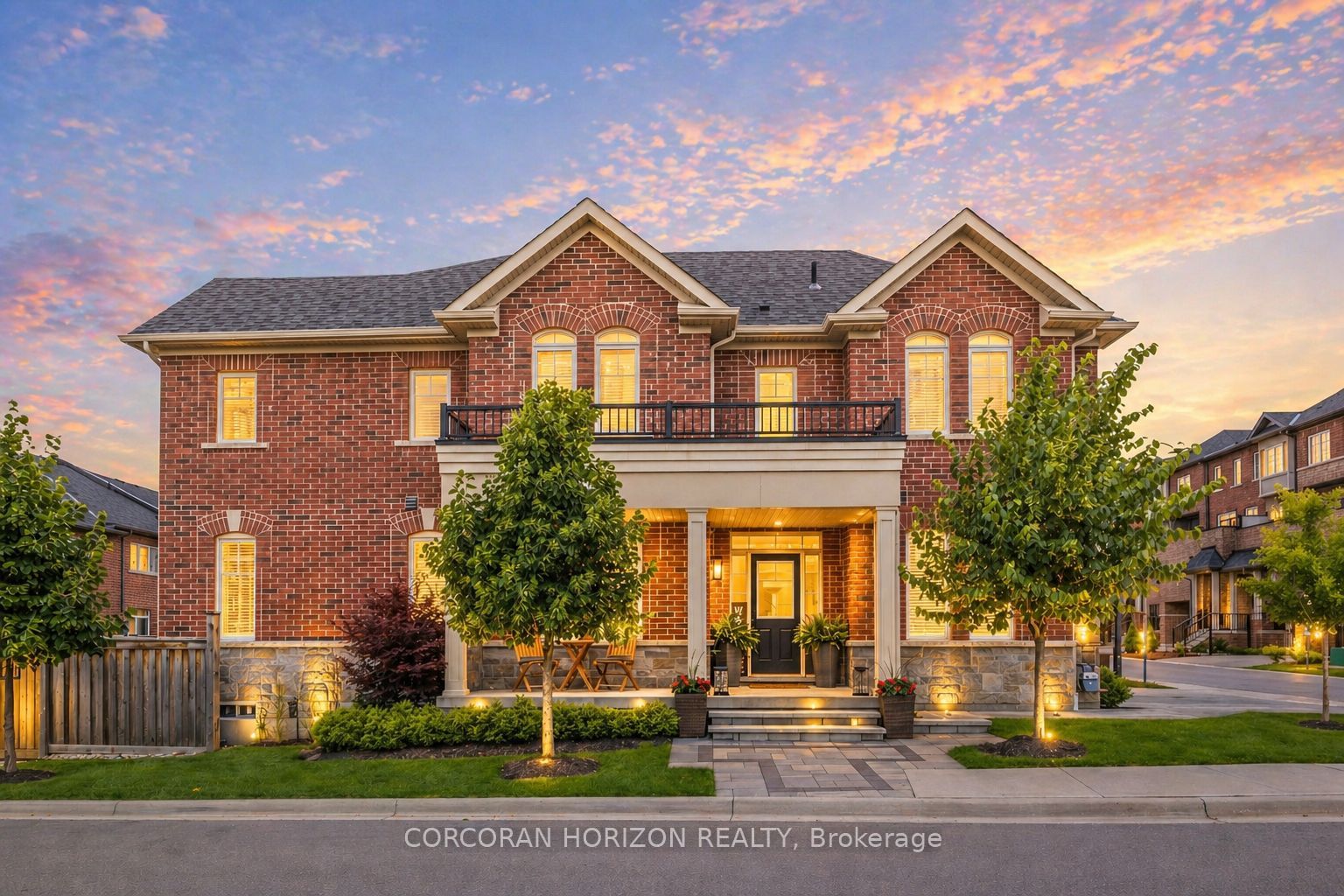 81 Dundonald Trail, Newmarket, ON L3Y 0E1