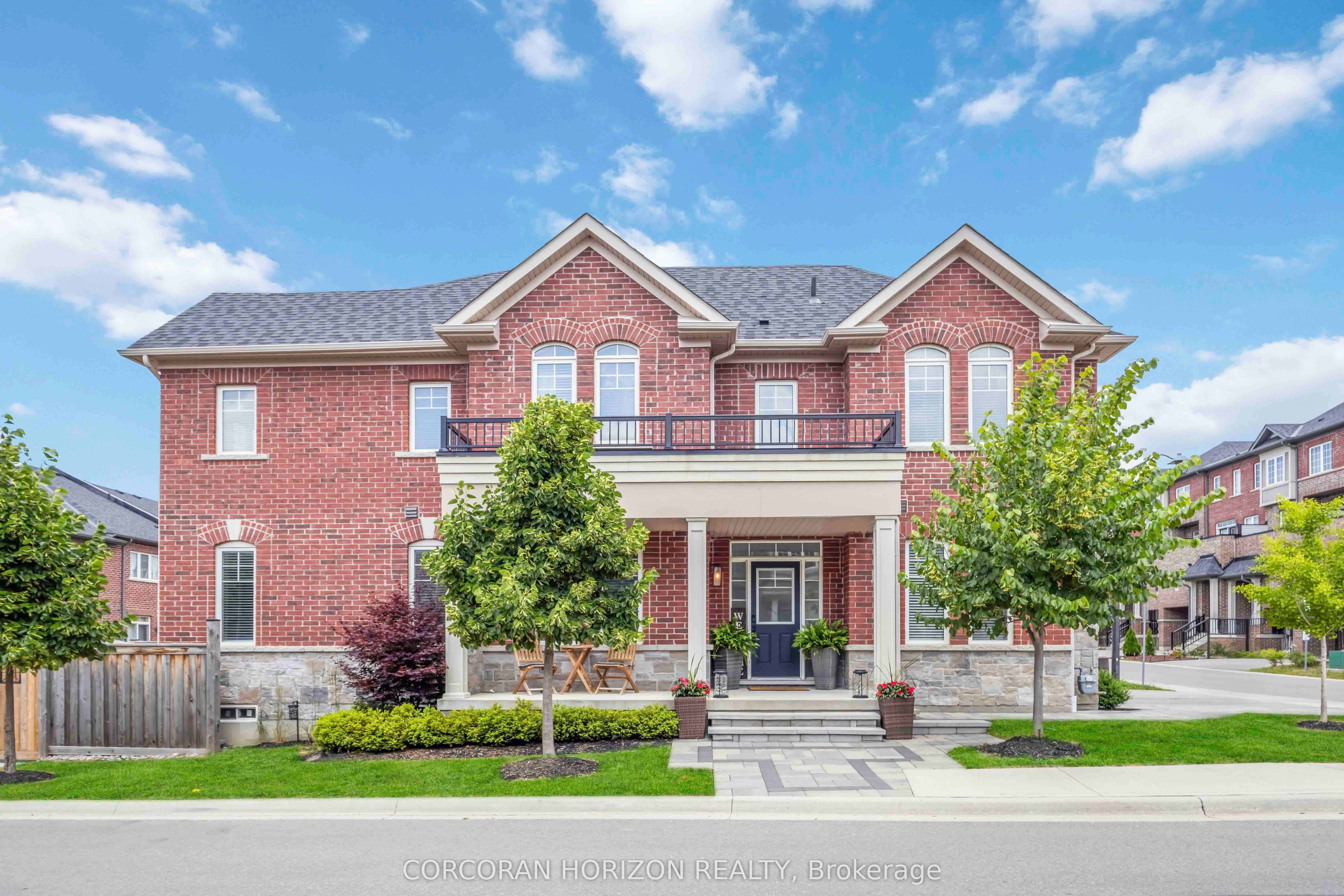 81 Dundonald Trail, Newmarket, ON L3Y 0E1 photo 2