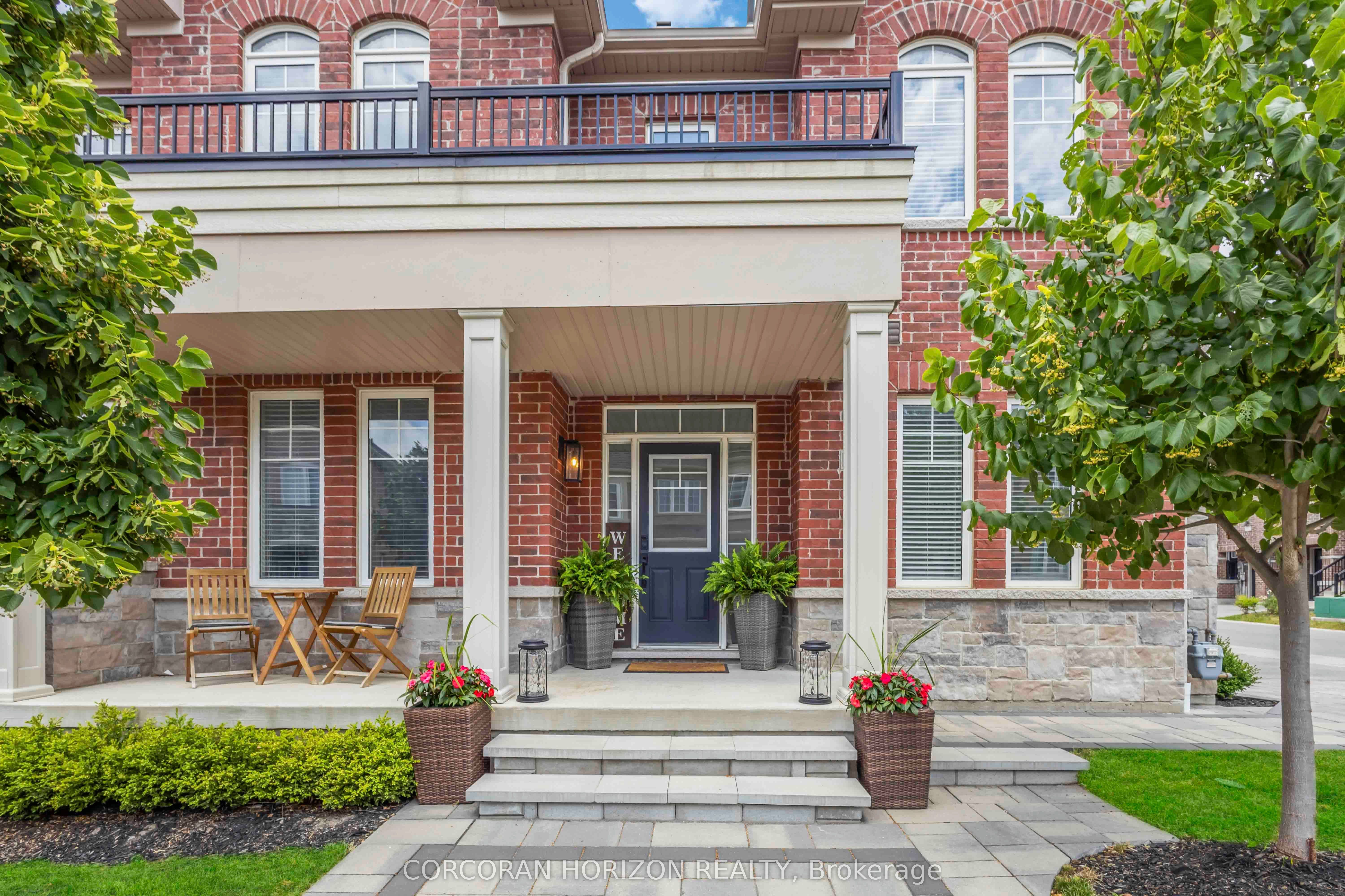 81 Dundonald Trail, Newmarket, ON L3Y 0E1 photo 3